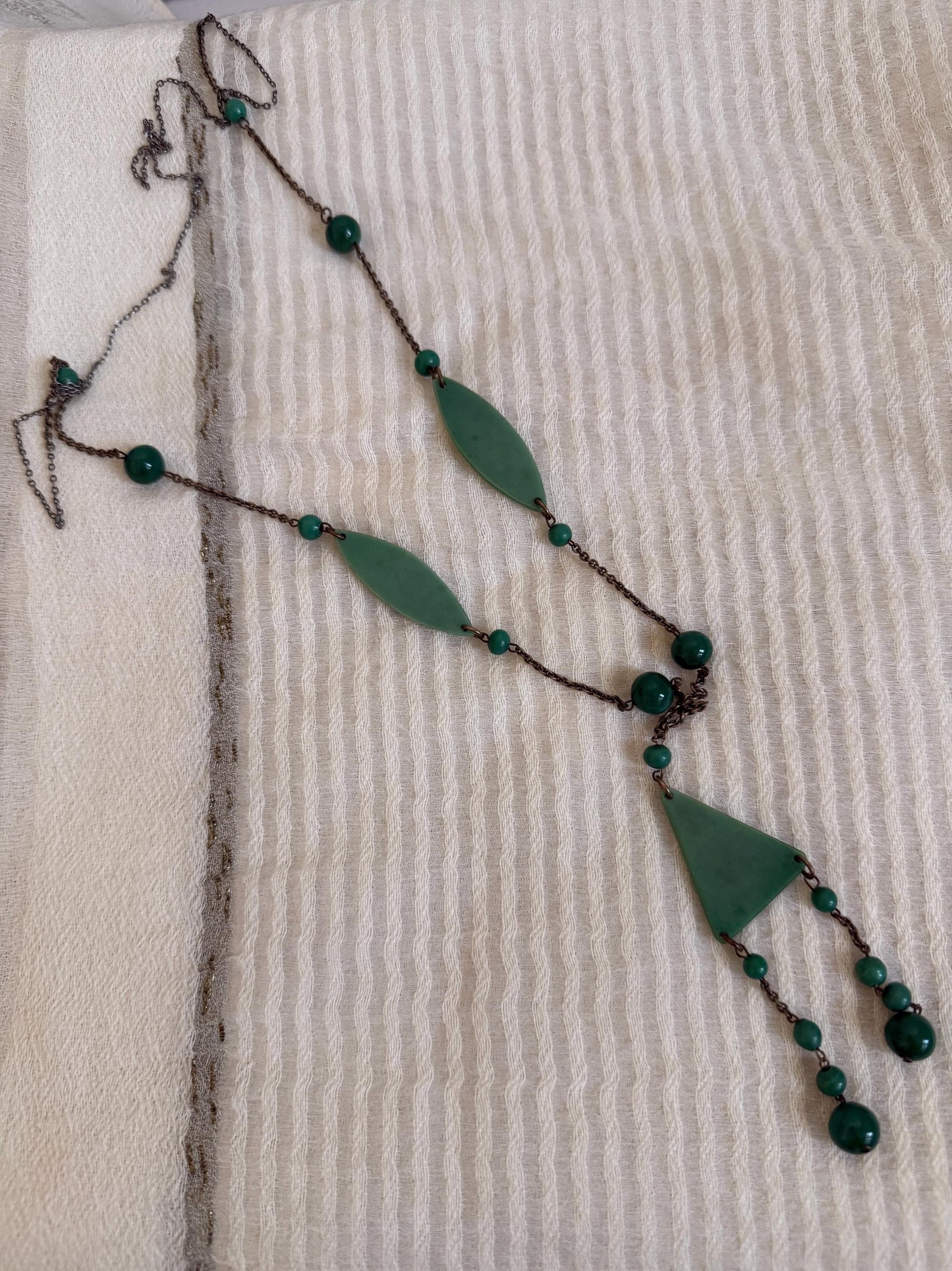 Vintage Art Deco Green Necklace, 1930s Early Plastic Sautoir, Geometric Flapper Jewellery, Long Green Beaded Necklace