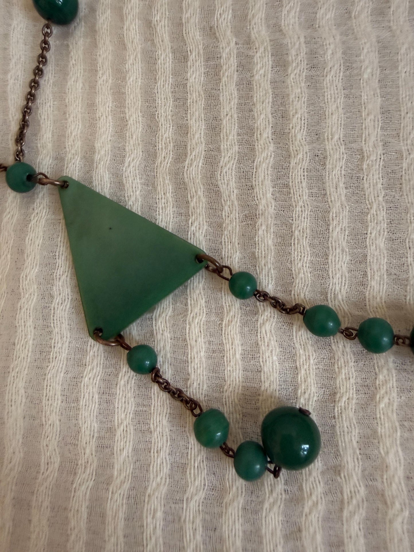 Vintage Art Deco Green Necklace, 1930s Early Plastic Sautoir, Geometric Flapper Jewellery, Long Green Beaded Necklace