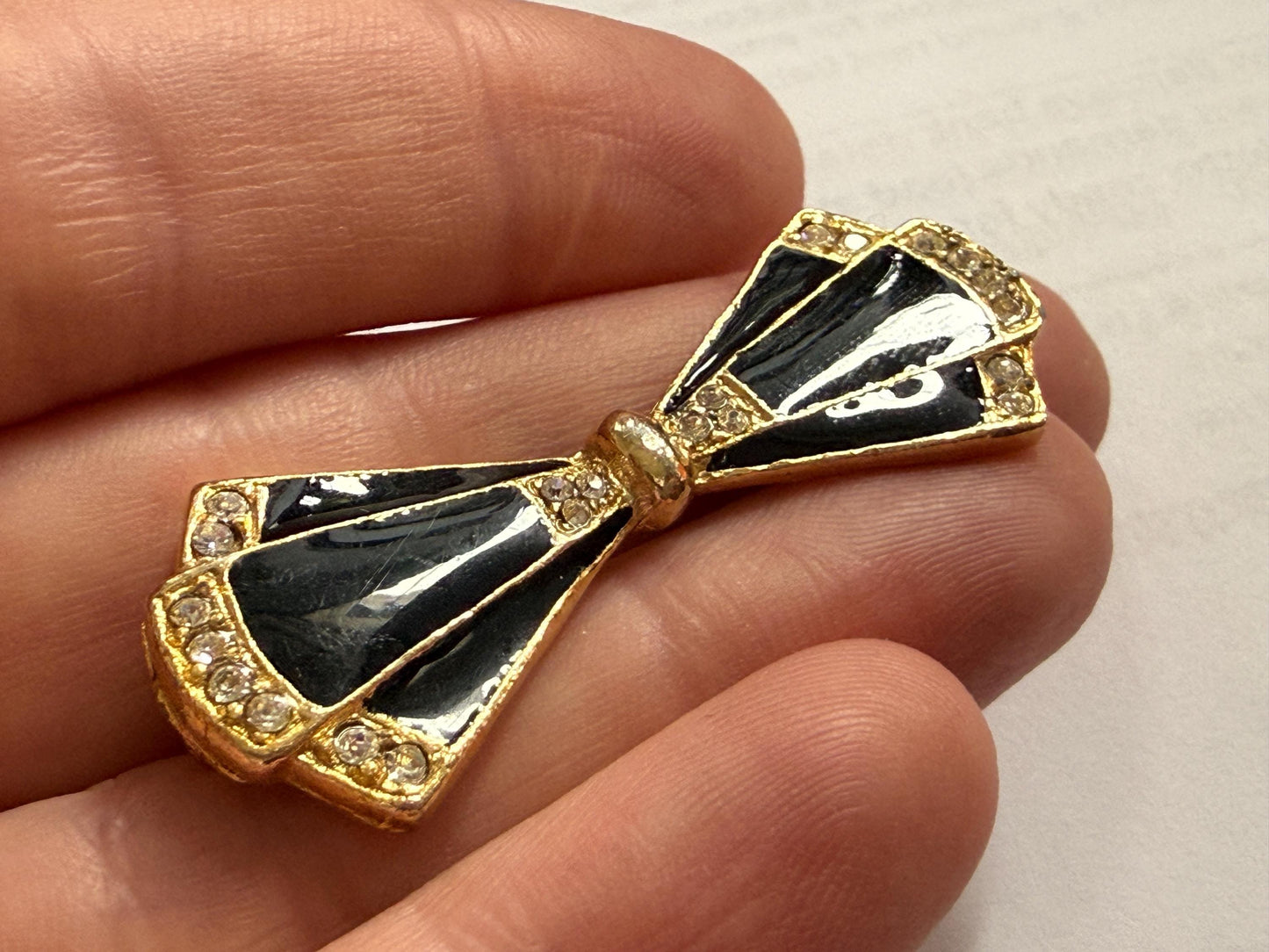 Vintage Black Enamel Bow Brooch – Gold Tone Rhinestone Art Deco Revival Geometric Costume Jewellery