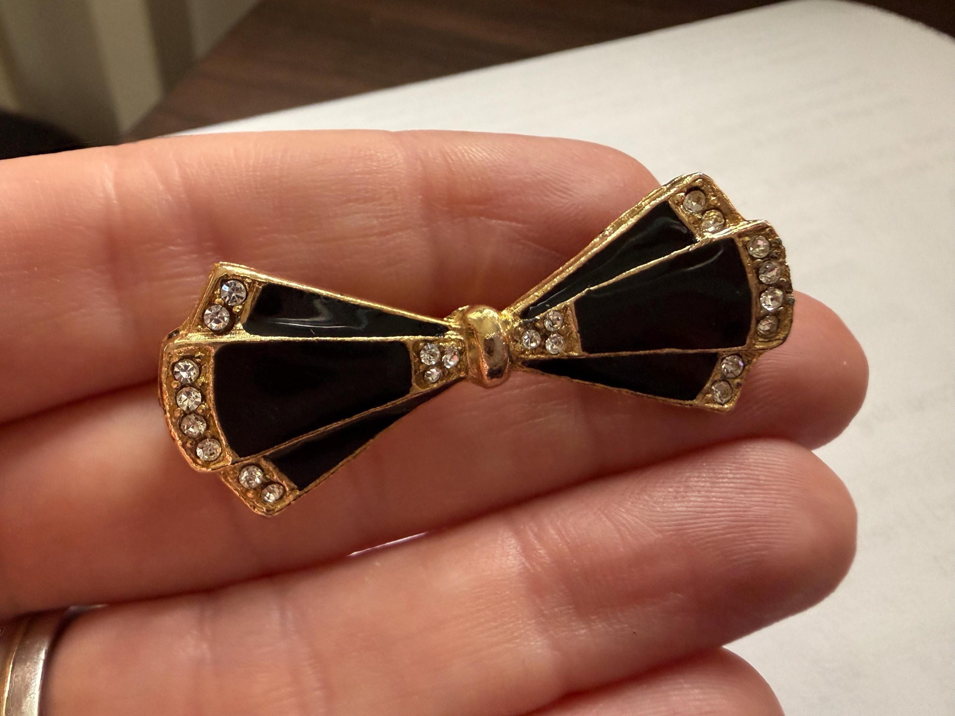 Vintage Black Enamel Bow Brooch – Gold Tone Rhinestone Art Deco Revival Geometric Costume Jewellery