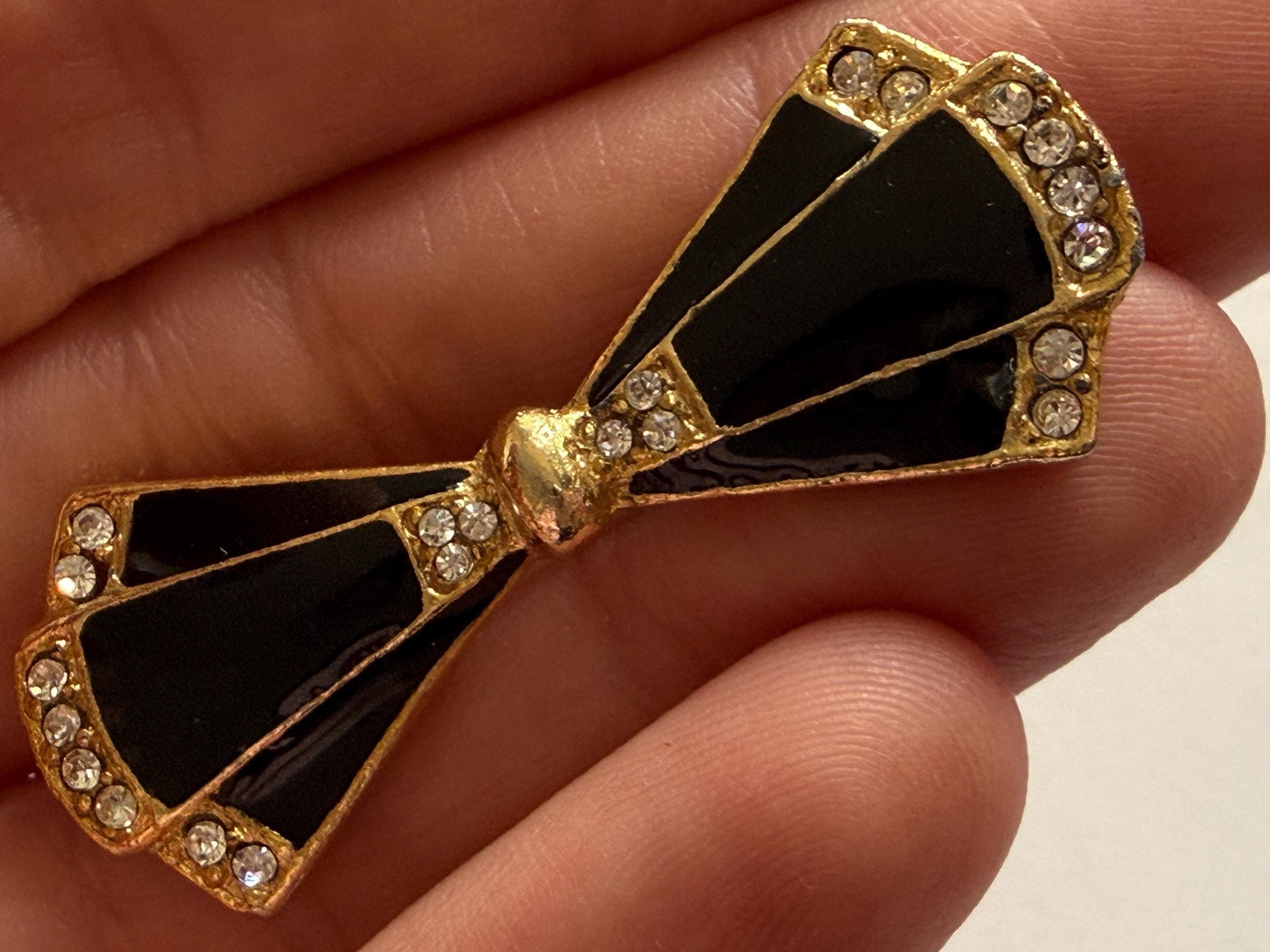Vintage Black Enamel Bow Brooch – Gold Tone Rhinestone Art Deco Revival Geometric Costume Jewellery