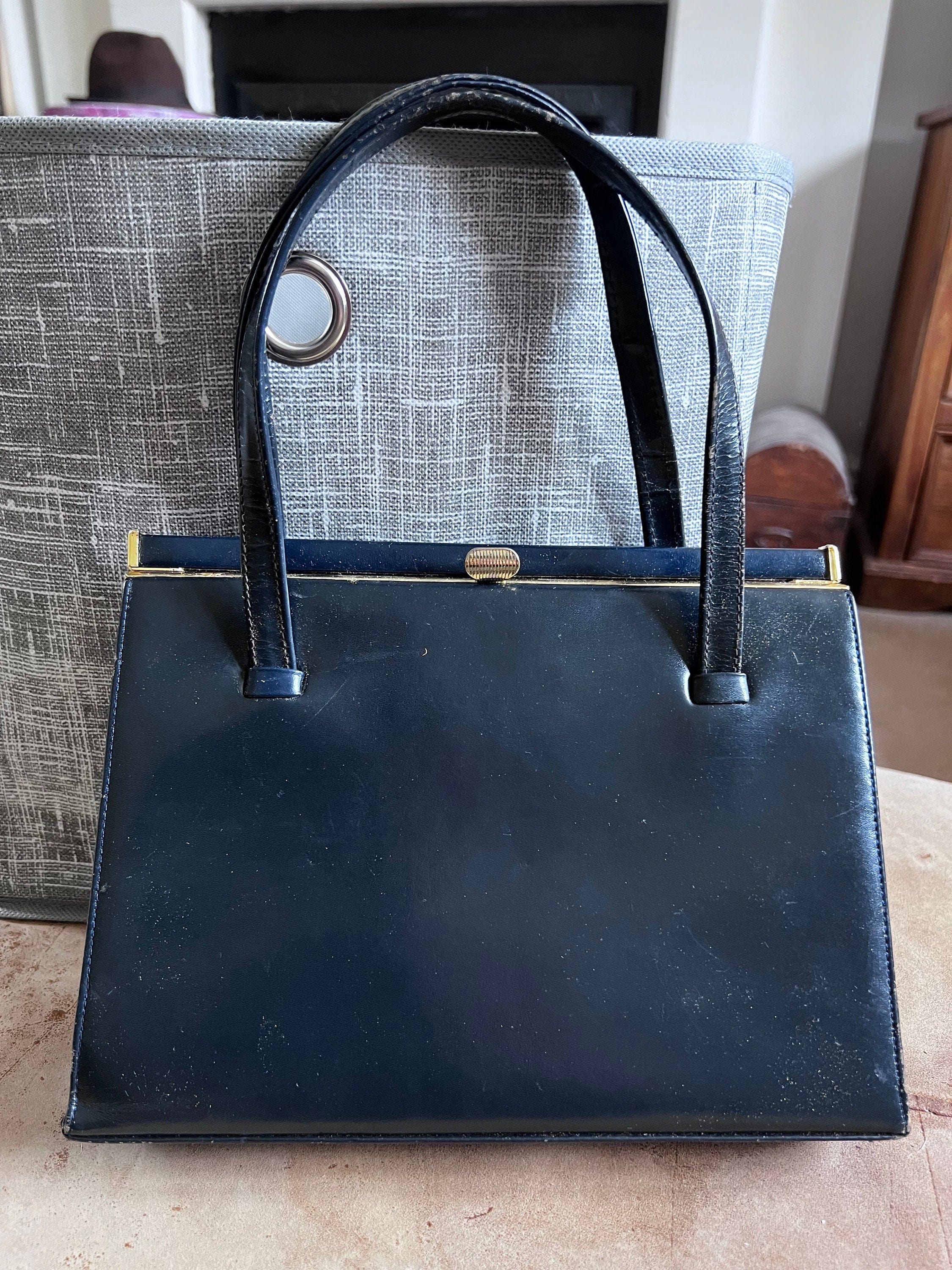 Small black online handbag