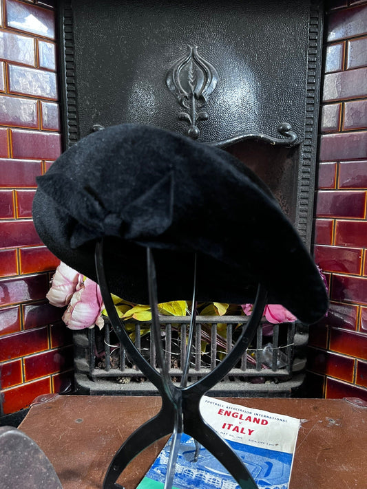 1930s Black Cloche Cap Hat, faux fur felt hat - 30s Felt Hat Black Faux Fur affect brushed Felt tilt hat