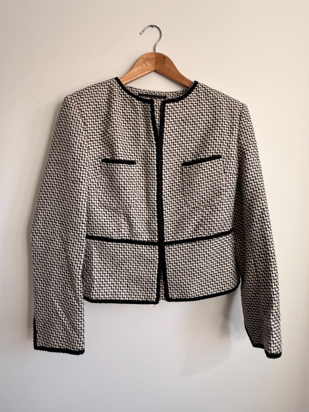 Vintage Black & White Tweed Jacket UK 12 | Houndstooth Style Cropped Jacket | Bouclé Jacket | Classic Parisian Blazer