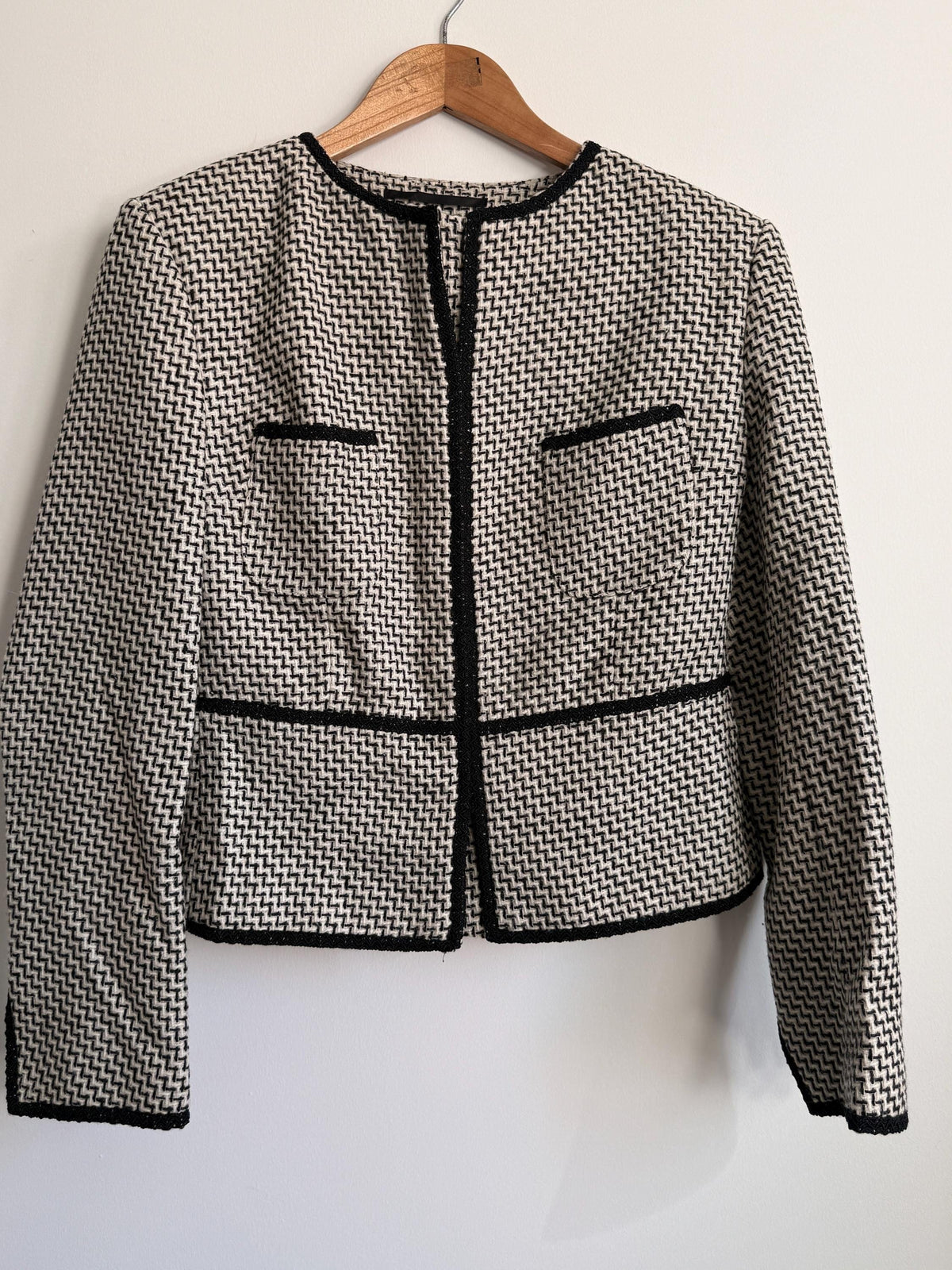 Vintage Black & White Tweed Jacket UK 12 | Houndstooth Style Cropped Jacket | Bouclé Jacket | Classic Parisian Blazer
