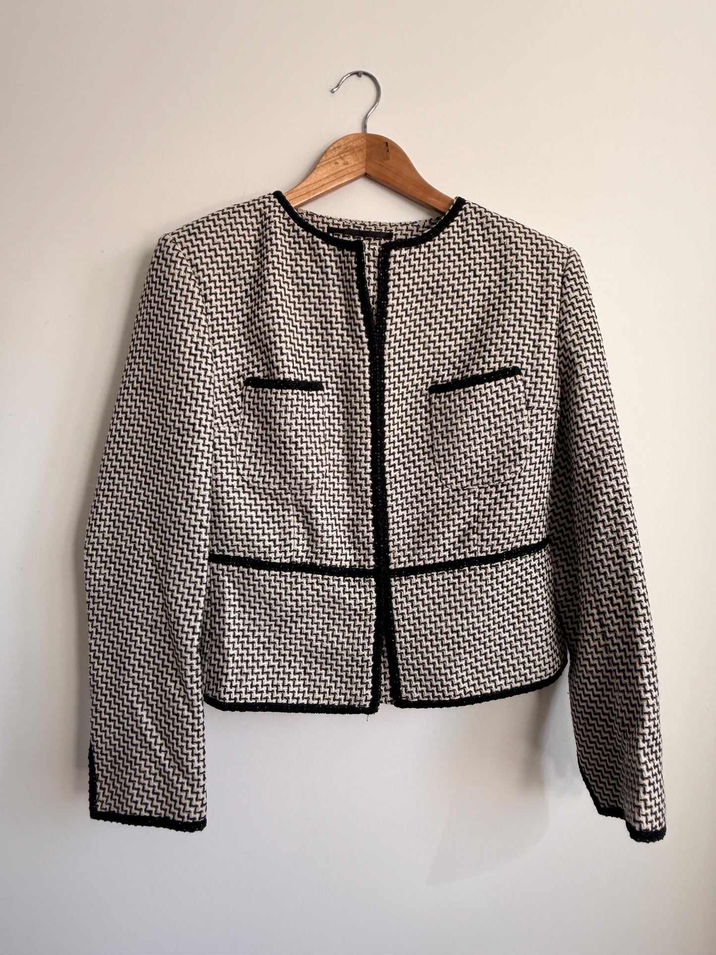 Vintage Black & White Tweed Jacket UK 12 | Houndstooth Style Cropped Jacket | Bouclé Jacket | Classic Parisian Blazer