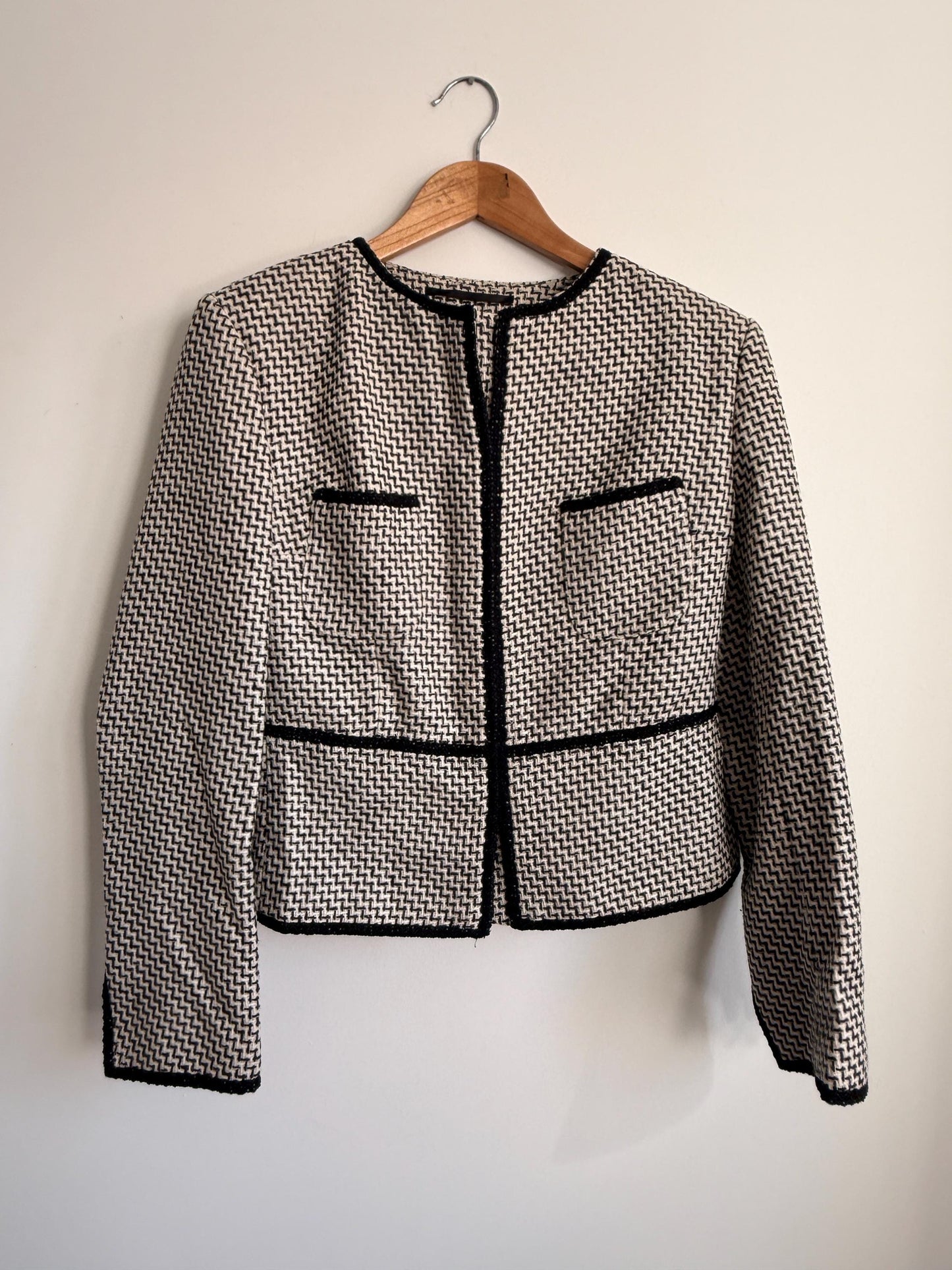 Vintage Black & White Tweed Jacket UK 12 | Houndstooth Style Cropped Jacket | Bouclé Jacket | Classic Parisian Blazer