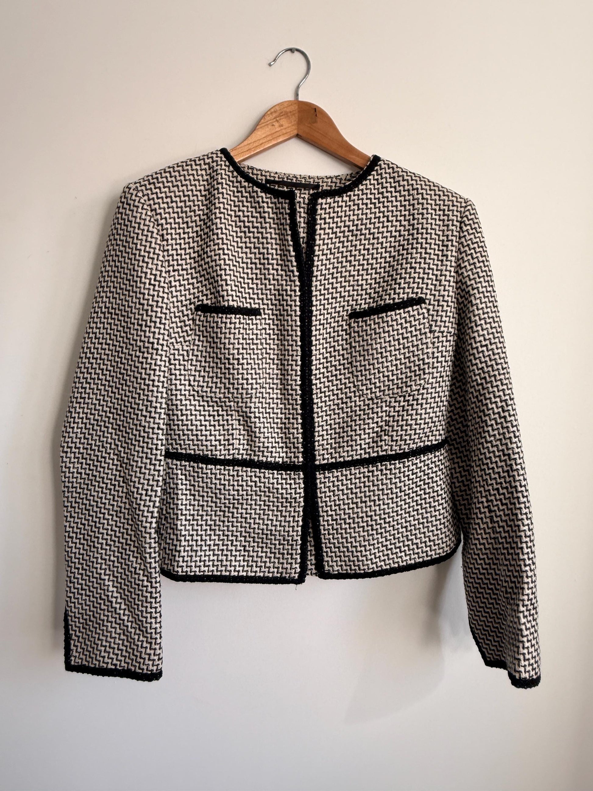 Vintage Black & White Tweed Jacket UK 12 | Houndstooth Style Cropped Jacket | Bouclé Jacket | Classic Parisian Blazer