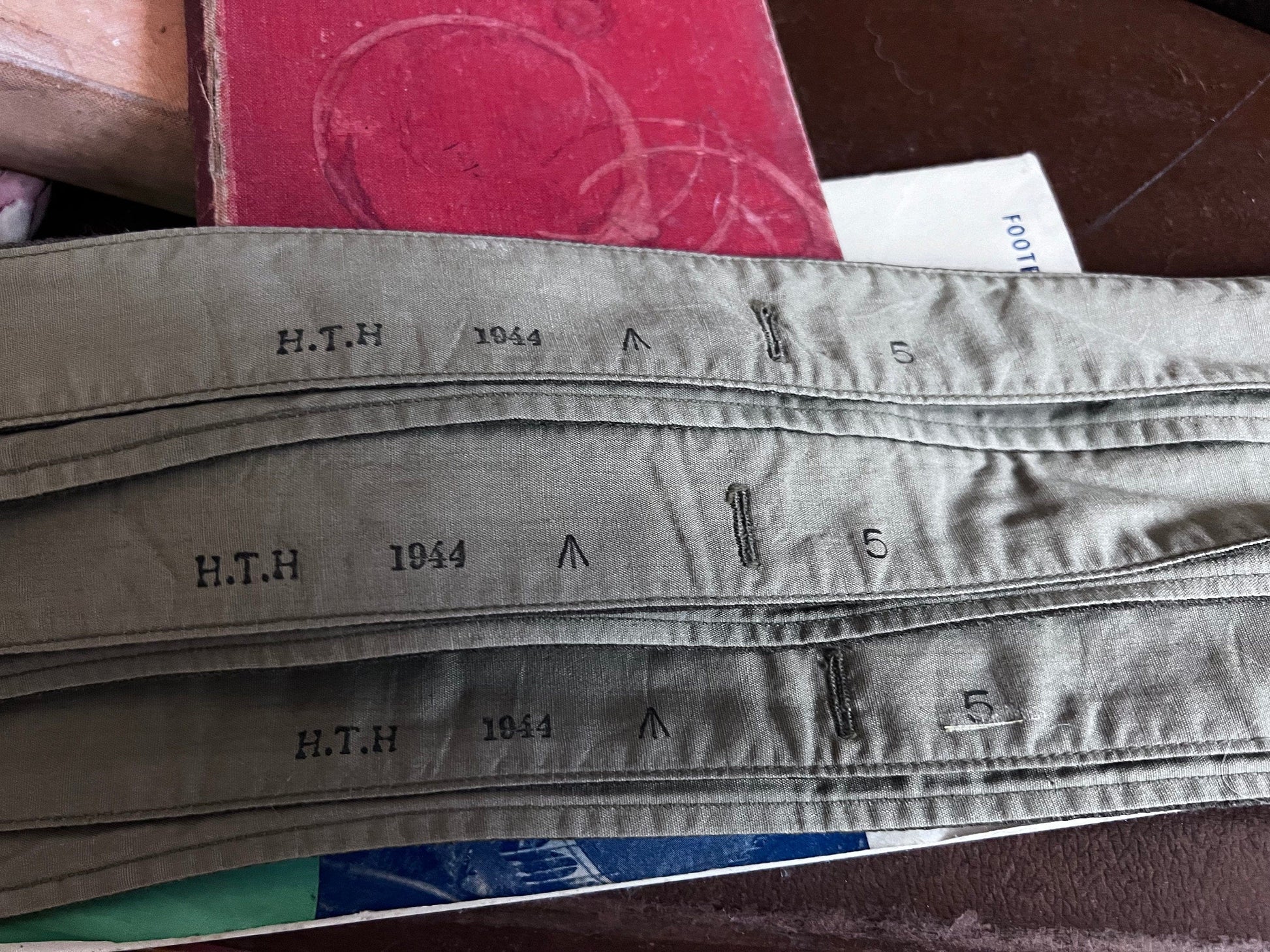 Vintage Detachable Collars 40s Mens WW2 Dated Shirt Collars 1940s Khaki Collars detachable collars, HTH 1944 5 Mens British army collar x 5