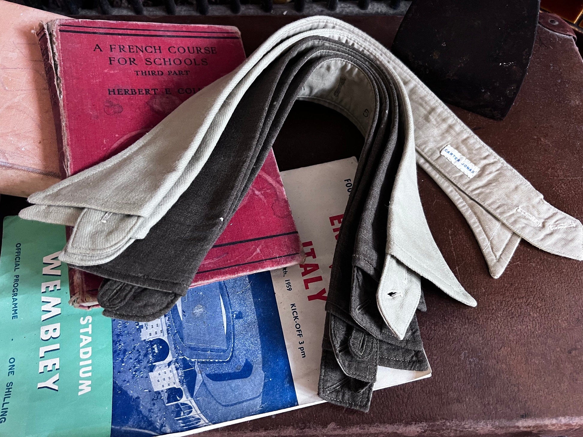 Vintage Detachable Collars 40s Mens WW2 Dated Shirt Collars 1940s Khaki Collars detachable collars, HTH 1944 5 Mens British army collar x 5