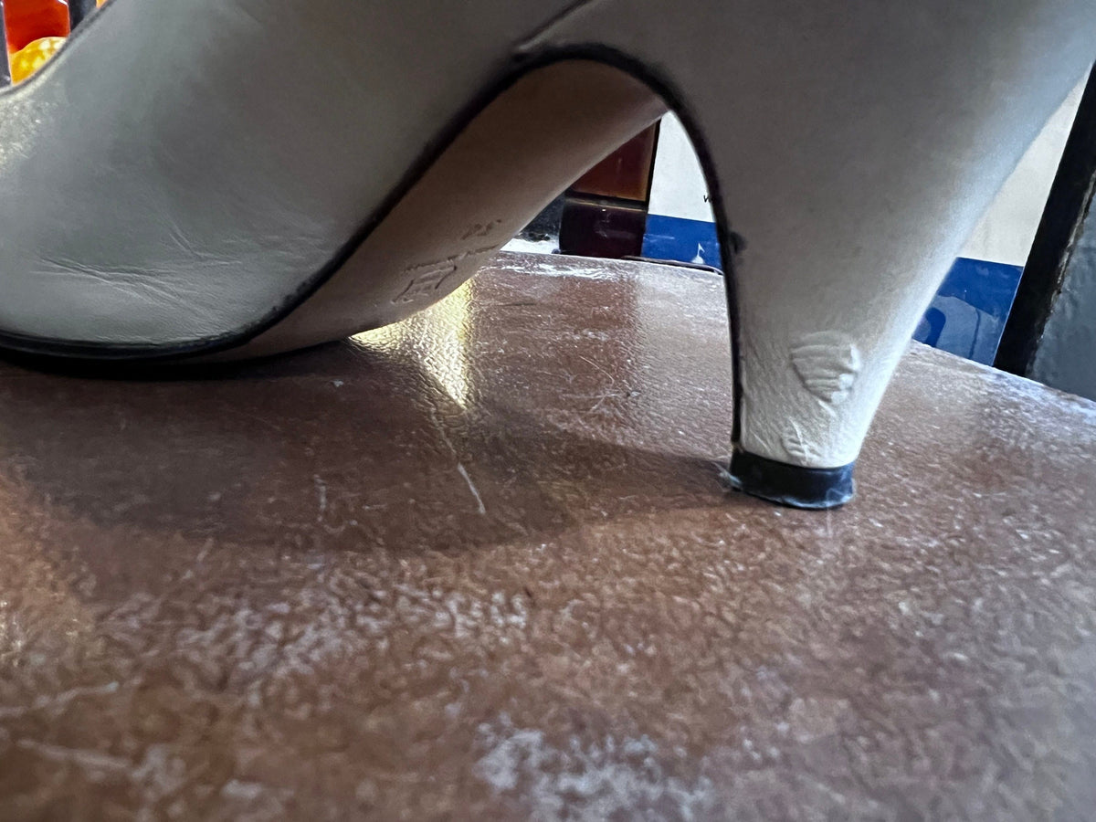 Vintage Shoes 50’s, Céline, Paris Vintage cream Shoes, pale cream, vintage leather UK1, Vintage Vintage Kids Shoes, 50s Céline Paris Shoes,
