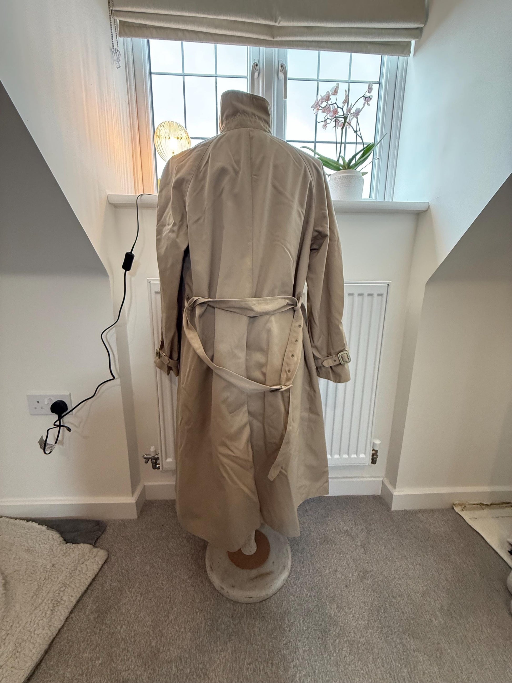 Vintage Dannimac Trench Coat – Beige Belted Mac / Raincoat, Size UK 12–14, Classic 1980s Style