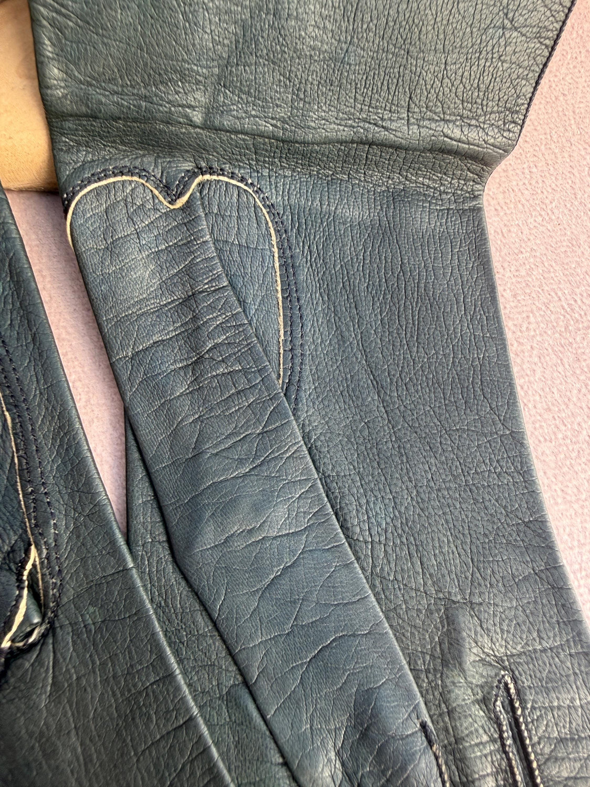 Vintage Dark Blue Leather Gauntlet Gloves with Long Flared Cuffs – Contrast Stitching