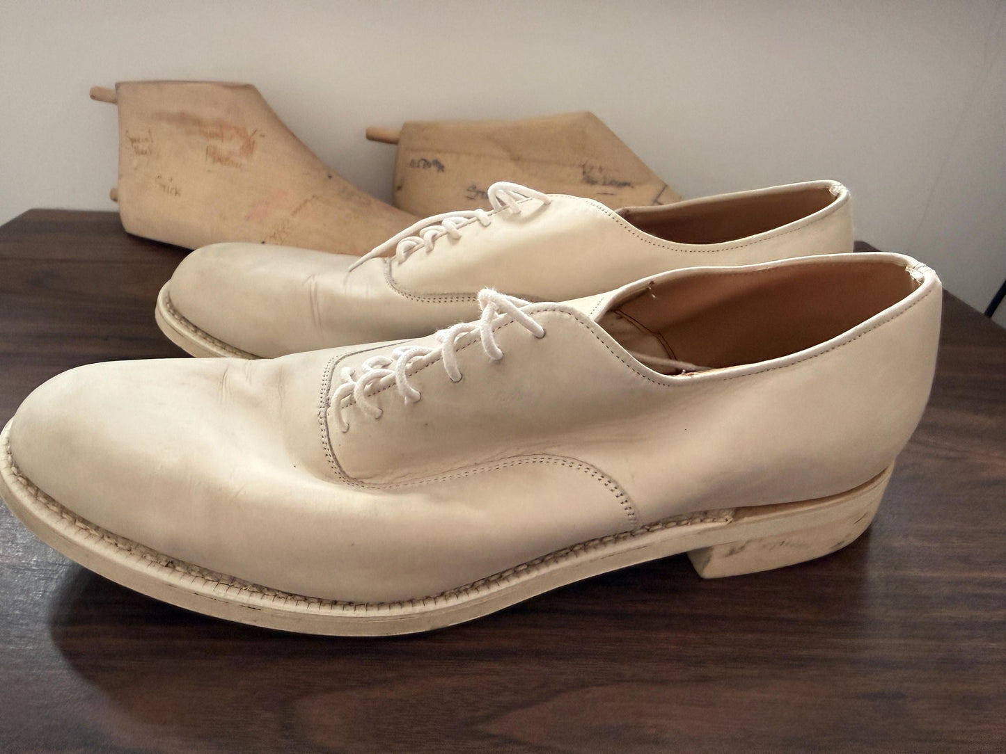 Vintage Douglas Off White Leather Derby Shoes | Men's Minimalist Lace Up Footwear UK8