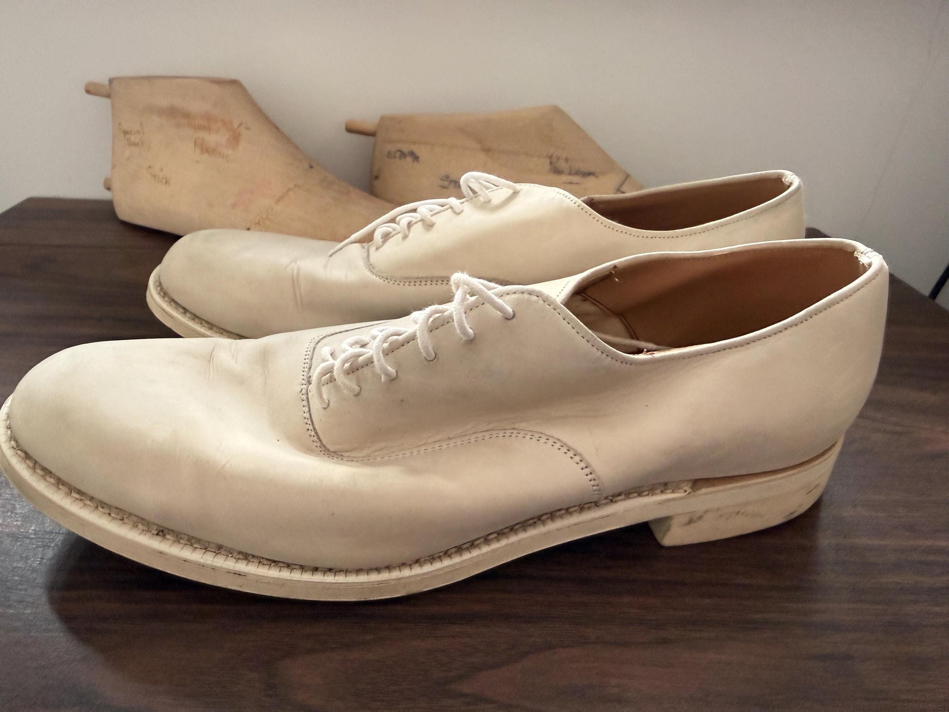 Vintage Douglas Off White Leather Derby Shoes | Men's Minimalist Lace Up Footwear UK8