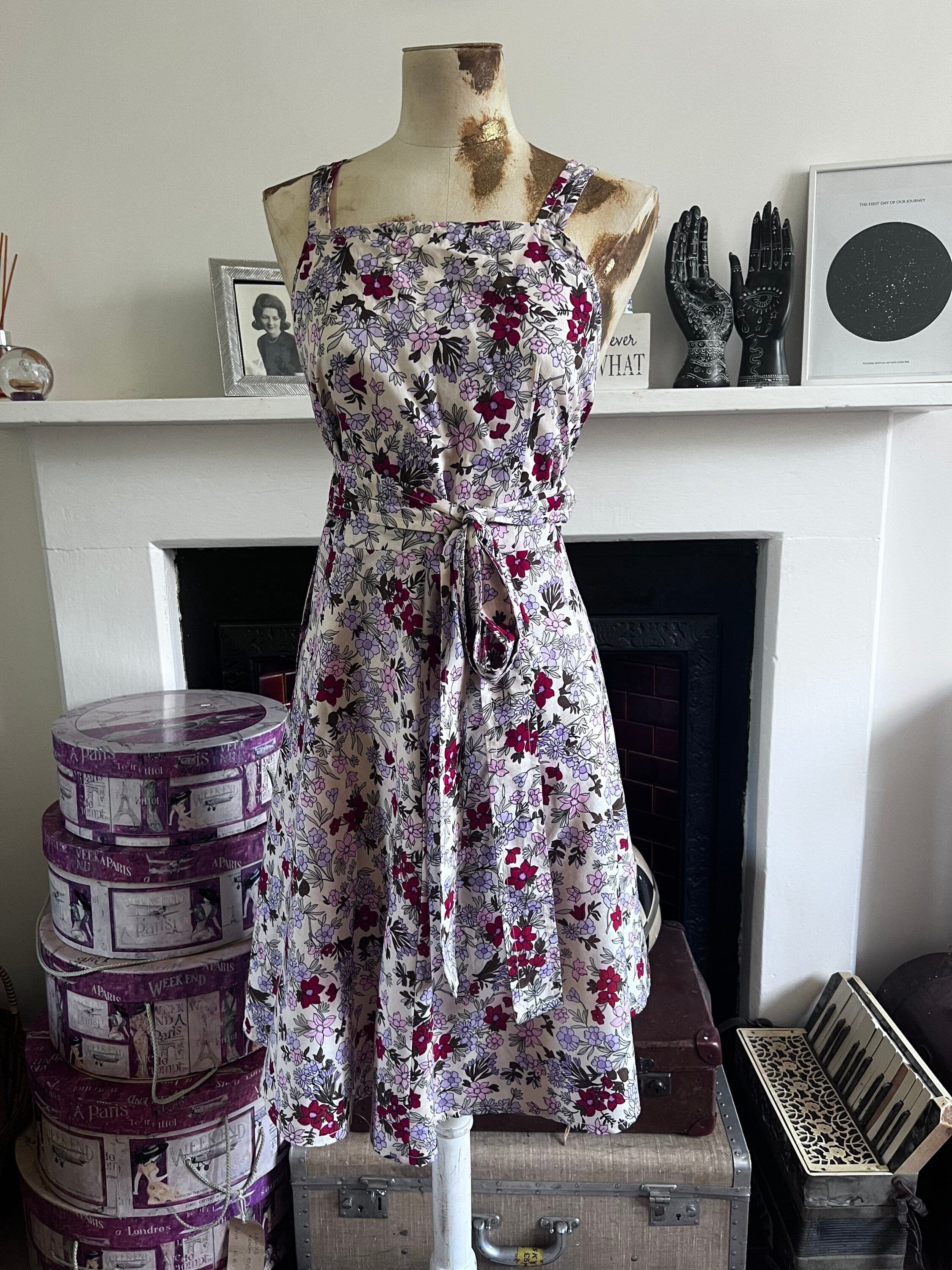Vintage Dress 1970 Handmade wrap apron Dress liberty floral fabric Size 8 16 Vintage vintage dress vintage fashion vintage handmade