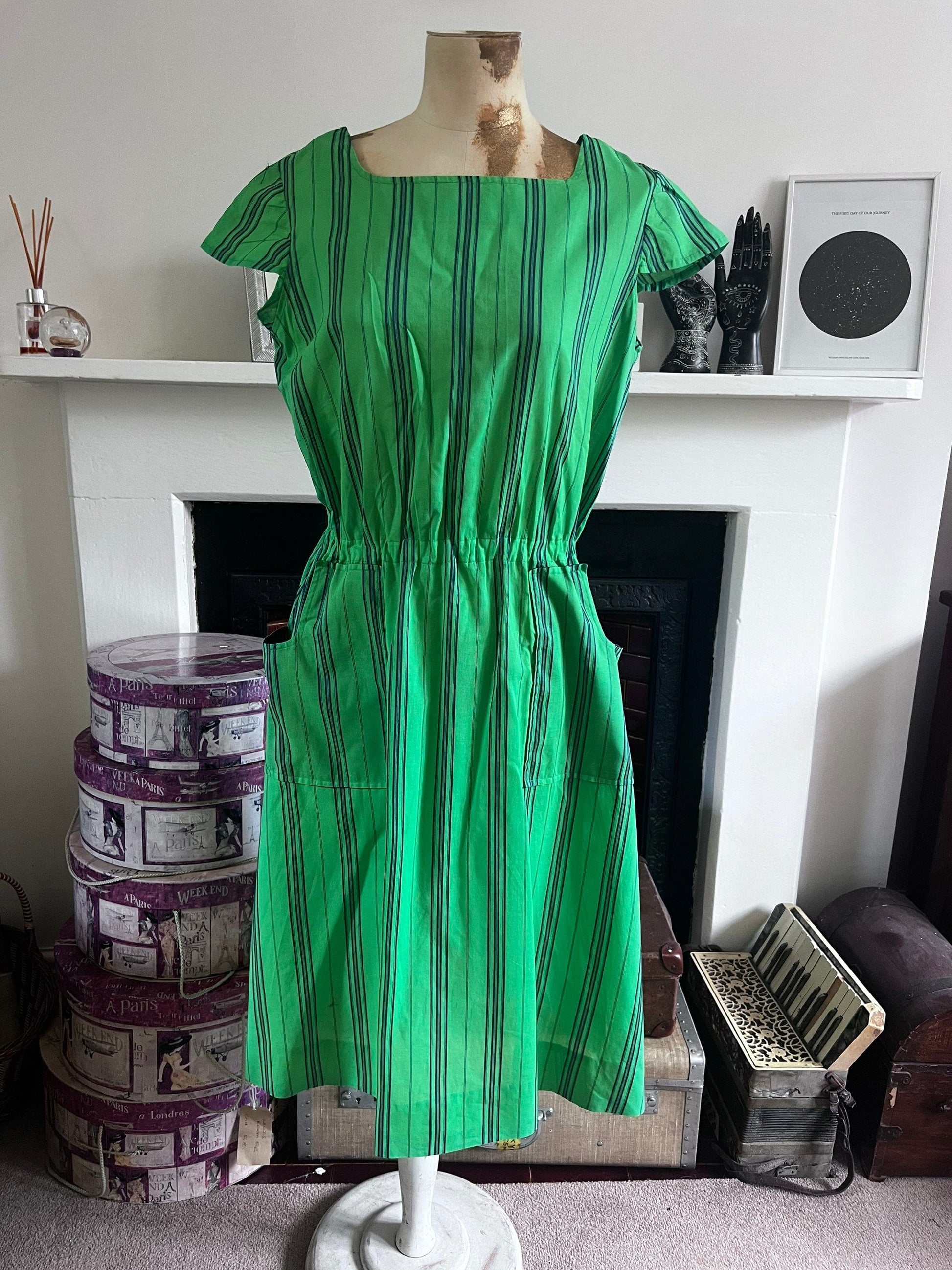 Vintage Dress 50s Handmade Pull On Pull on Dress abstract Green Stripe Size 14 - Vintage - vintage dress - vintage fashion vintage handmade
