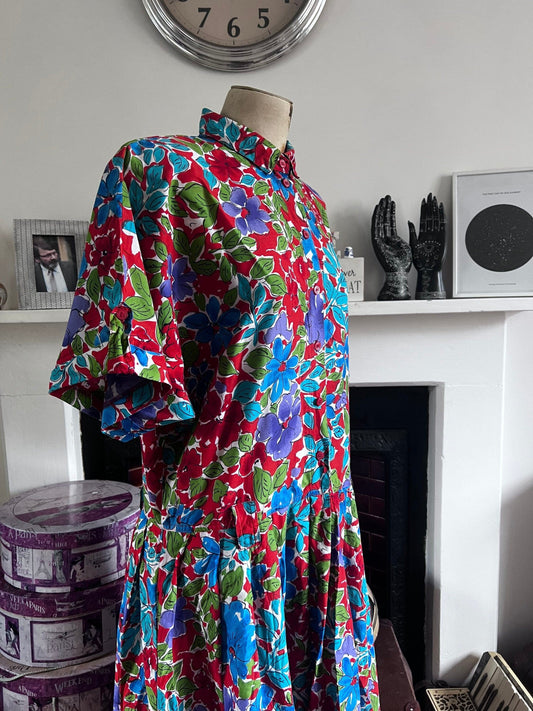 Vintage Suit 80s does 40s dress red and blue floral - 1940s Style button through vintage dress by Les Arcs, vintage dress, vintage shirt