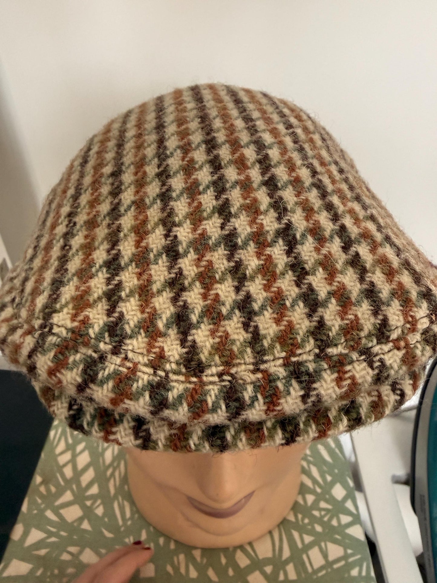 Vintage Dunn & Co Harris Tweed Flat Cap, Rutland County Wool Hat Size 57