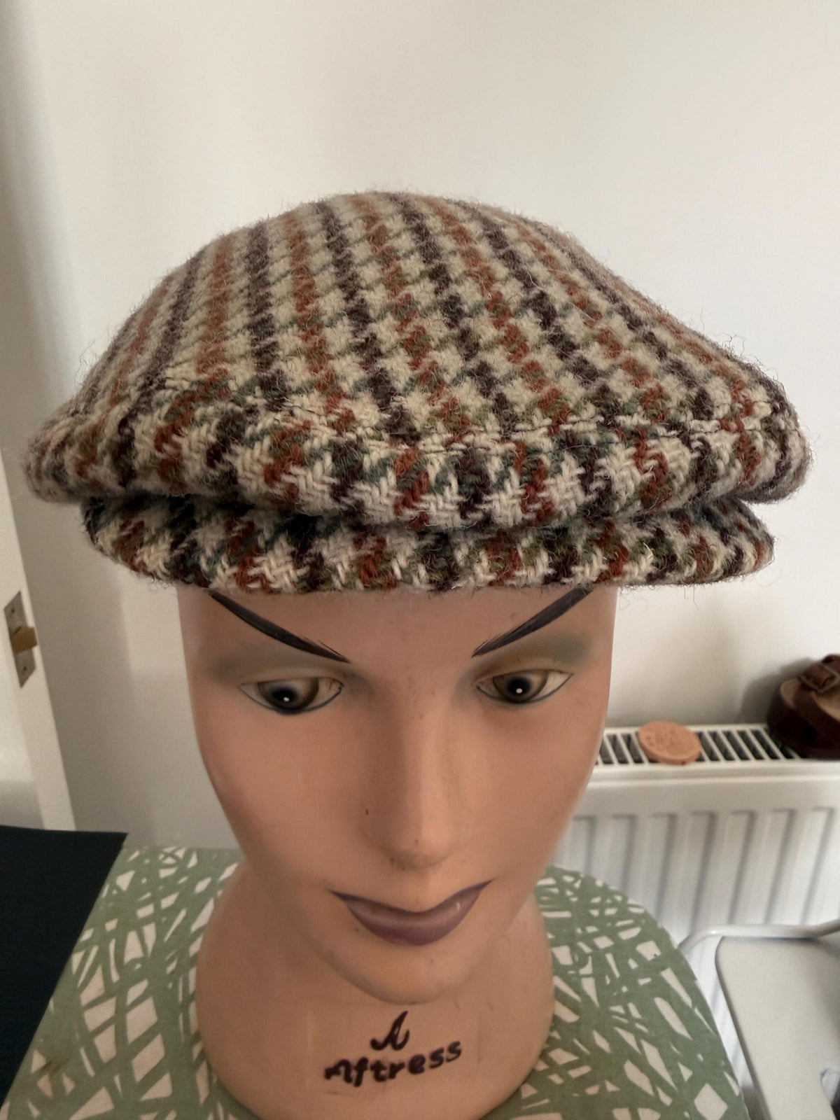 Vintage Dunn & Co Harris Tweed Flat Cap, Rutland County Wool Hat Size 57