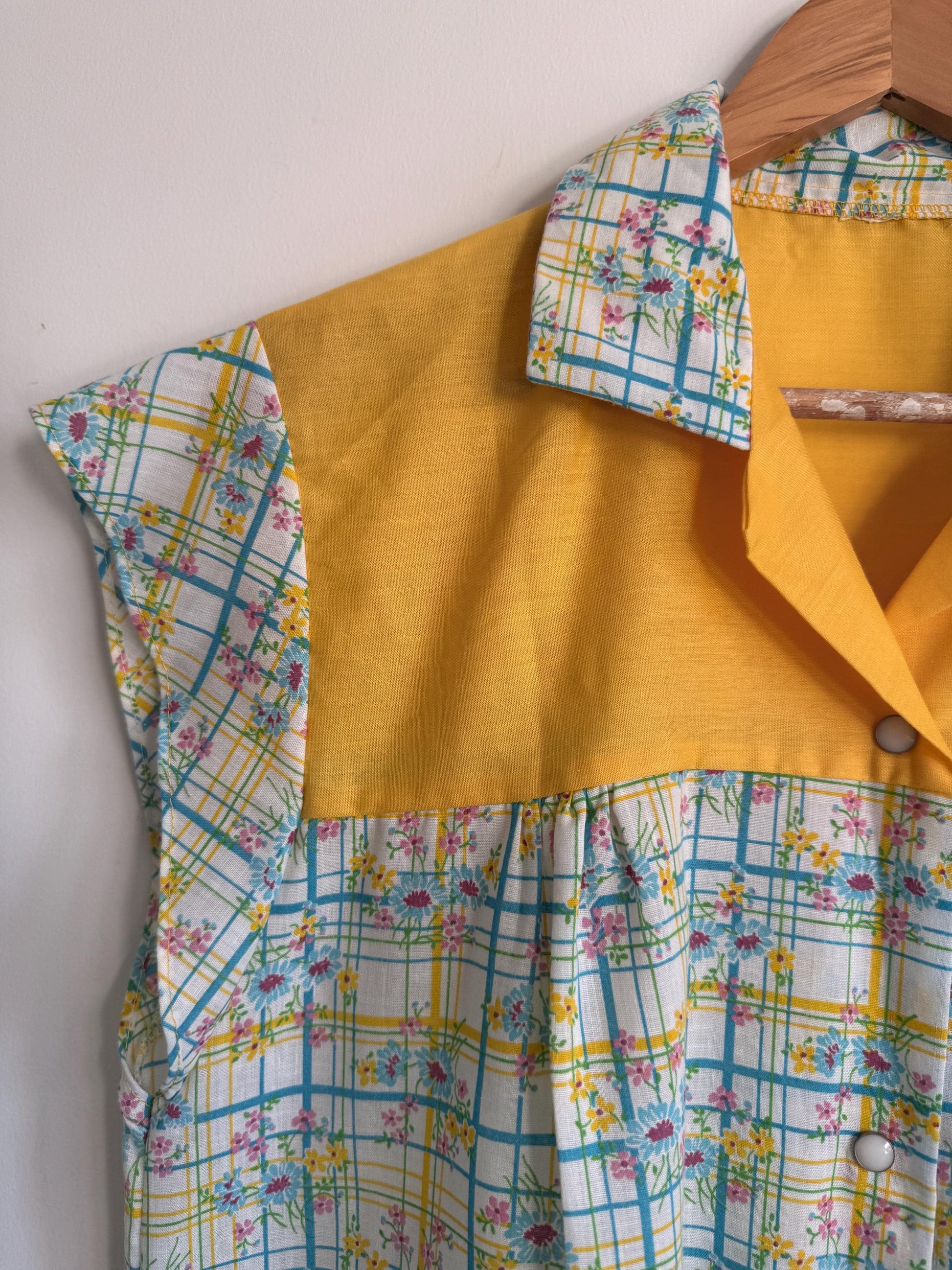 Vintage Floral Check Sleeveless Blouse Yellow Floral Cotton Top Retro Summer Shirt Cottagecore 1970s Style Button Front UK16