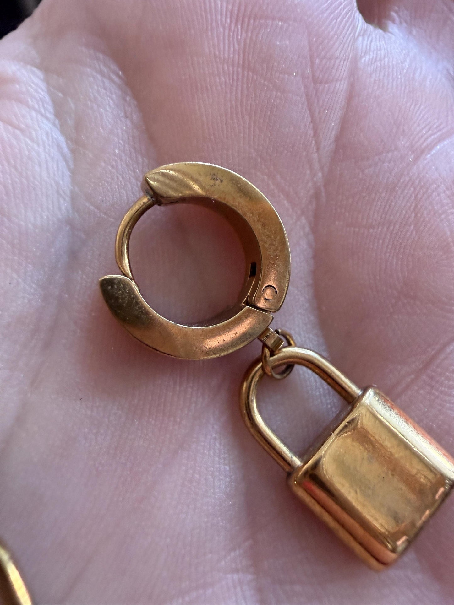 Vintage Gold Tone Padlock Drop Hoop Earrings – Chunky Hinged Hoops – 1980s/1990s Statement Jewellery