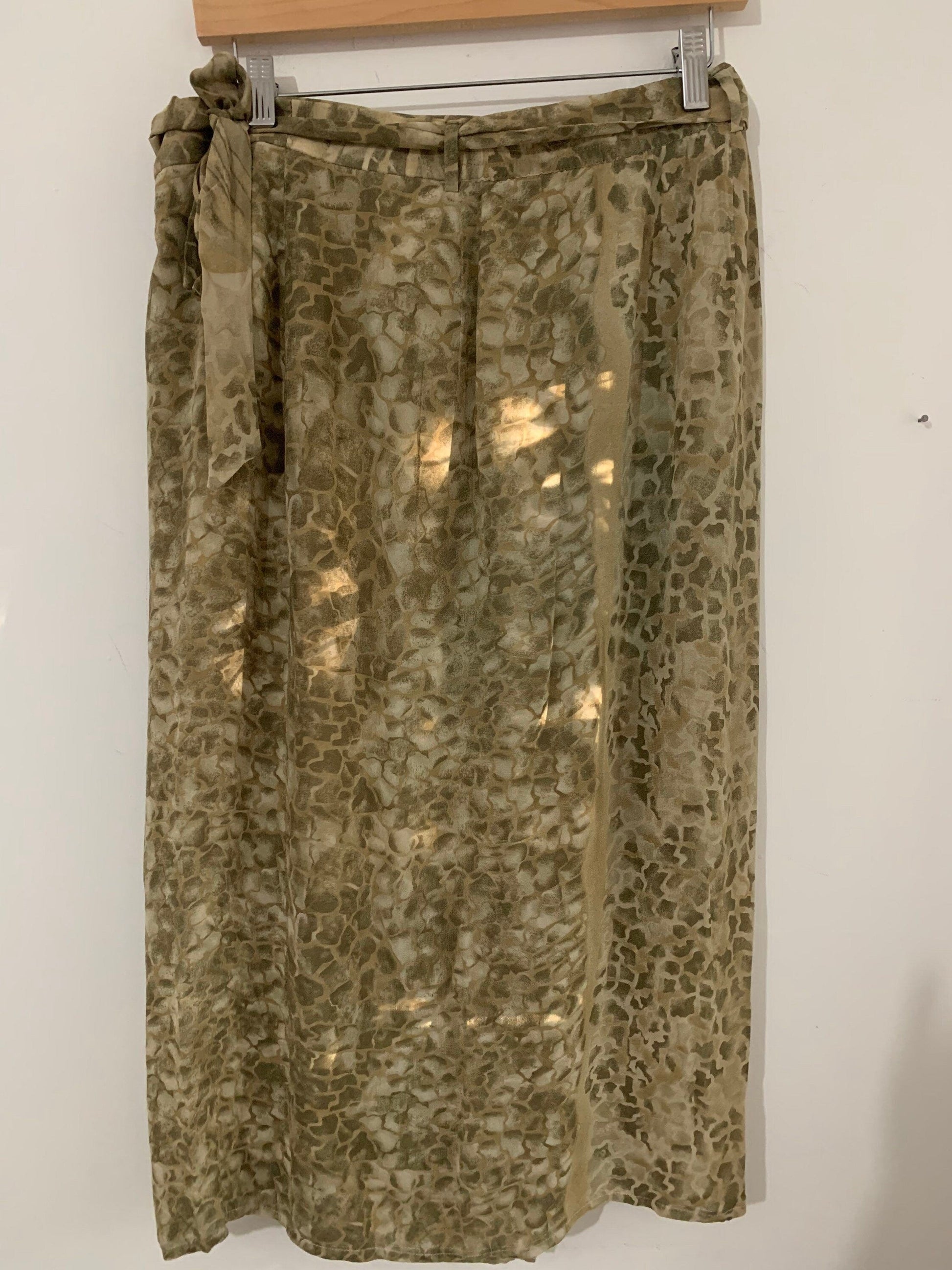 Vintage Green Chiffon Floral Leaf Pattern Skirt Midi Length green Floral Belt UK 12/14