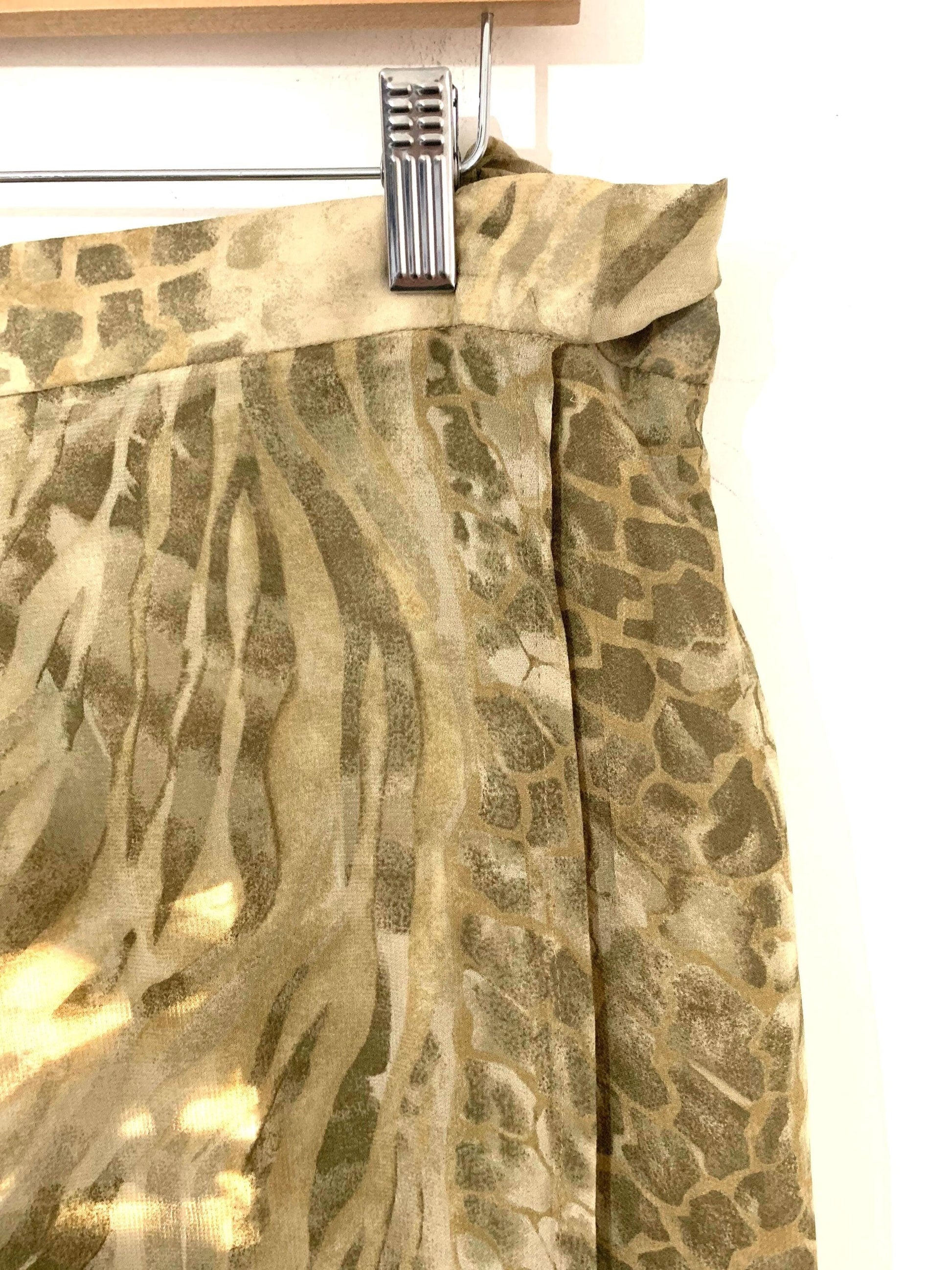 Vintage Green Chiffon Floral Leaf Pattern Skirt Midi Length green Floral Belt UK 12/14