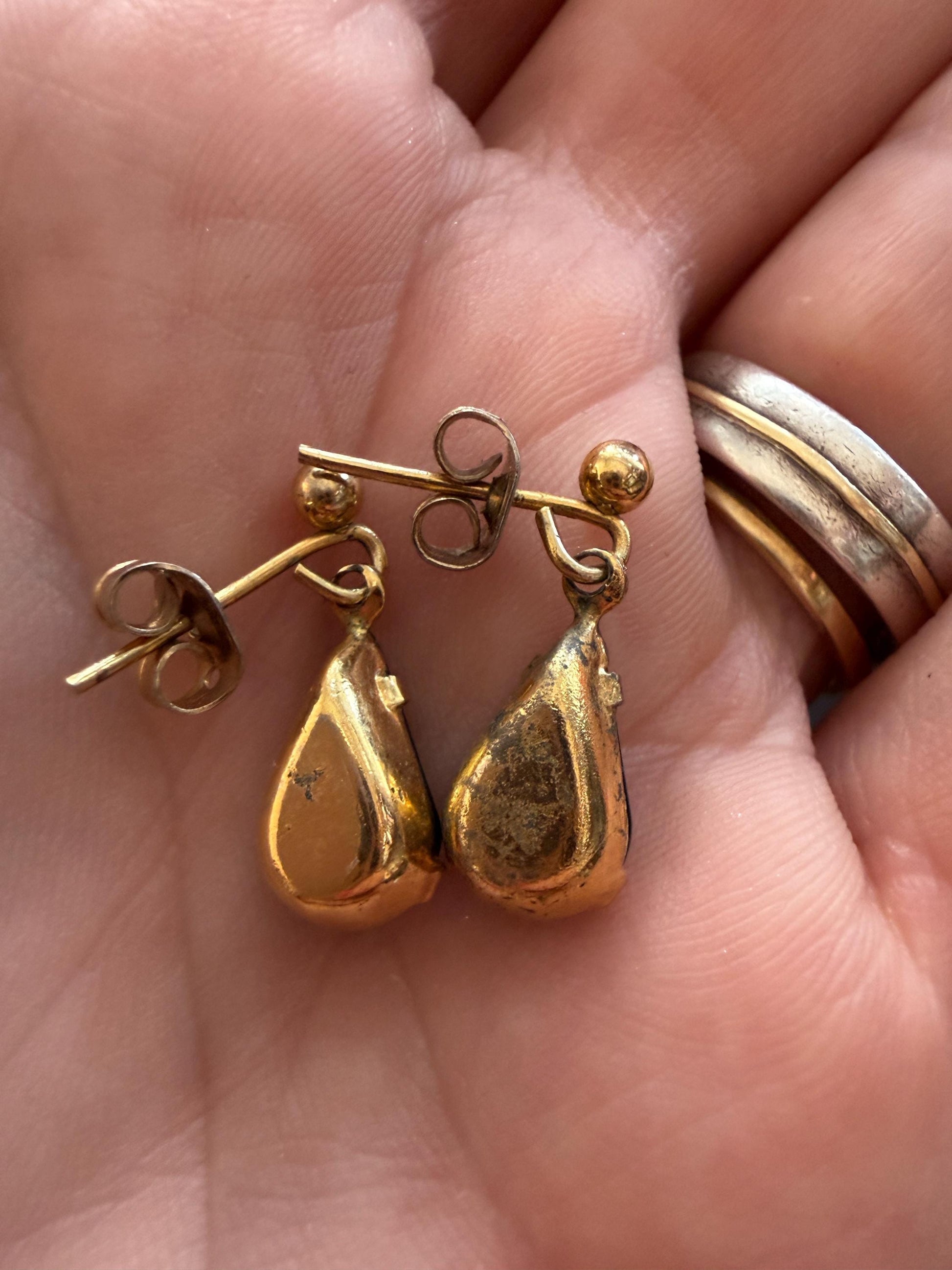 Vintage Green Teardrop Earrings, Emerald Green Drop Earrings, Gold Tone Costume Jewellery, Faceted Stone Earrings