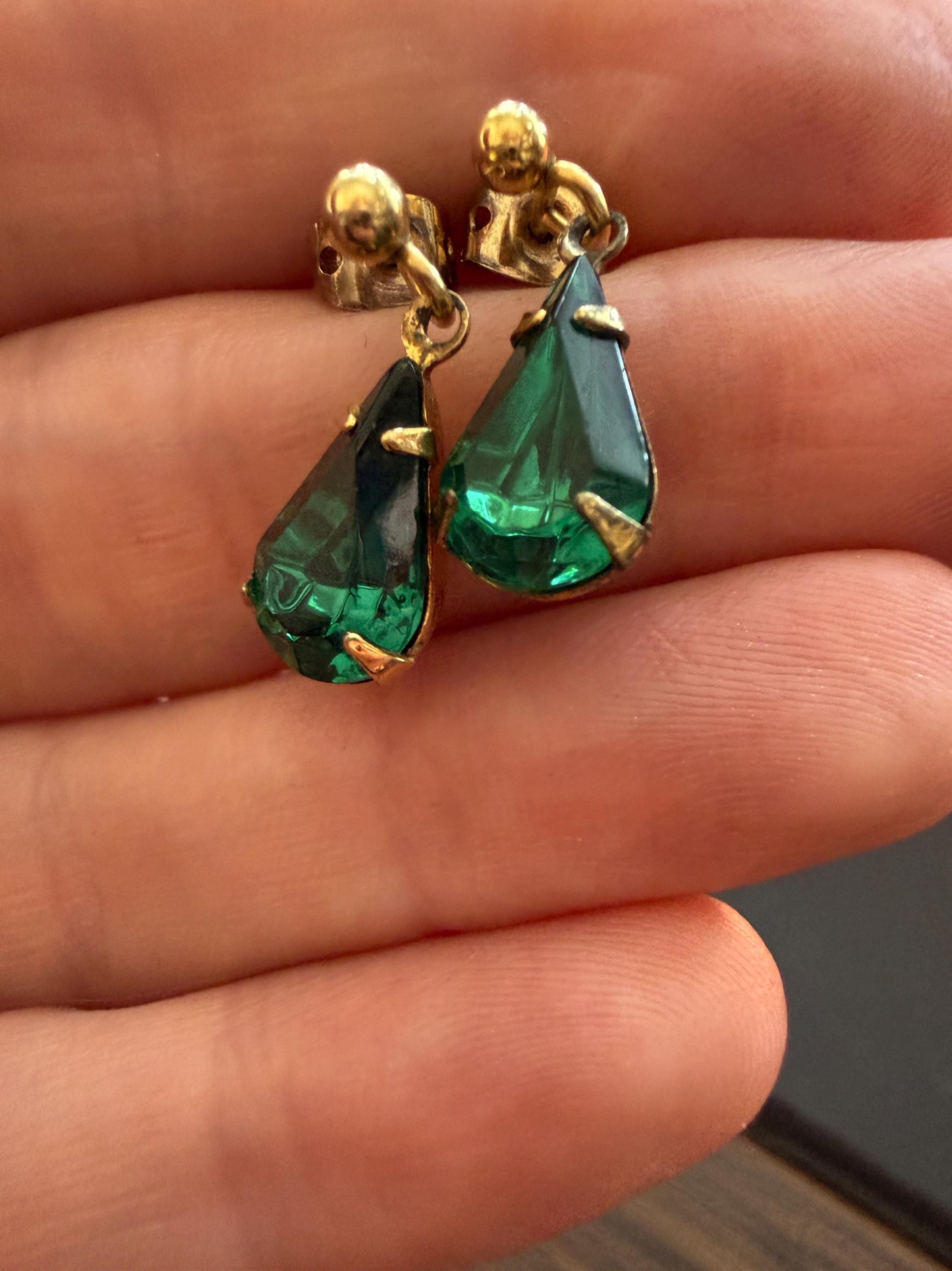 Vintage Green Teardrop Earrings, Emerald Green Drop Earrings, Gold Tone Costume Jewellery, Faceted Stone Earrings