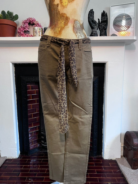Vintage dark green slim 90s Jeans with leopard print belt - W34” L29” UK14