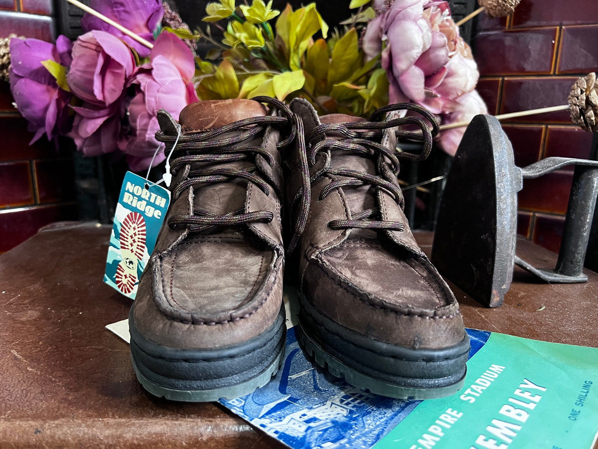 Vintage Walking Boots, Lace up Ankle Boots, Walking Boots Style Boots unworn UK3, vintage footwear, vintage boots, vintage shoes unworn vint