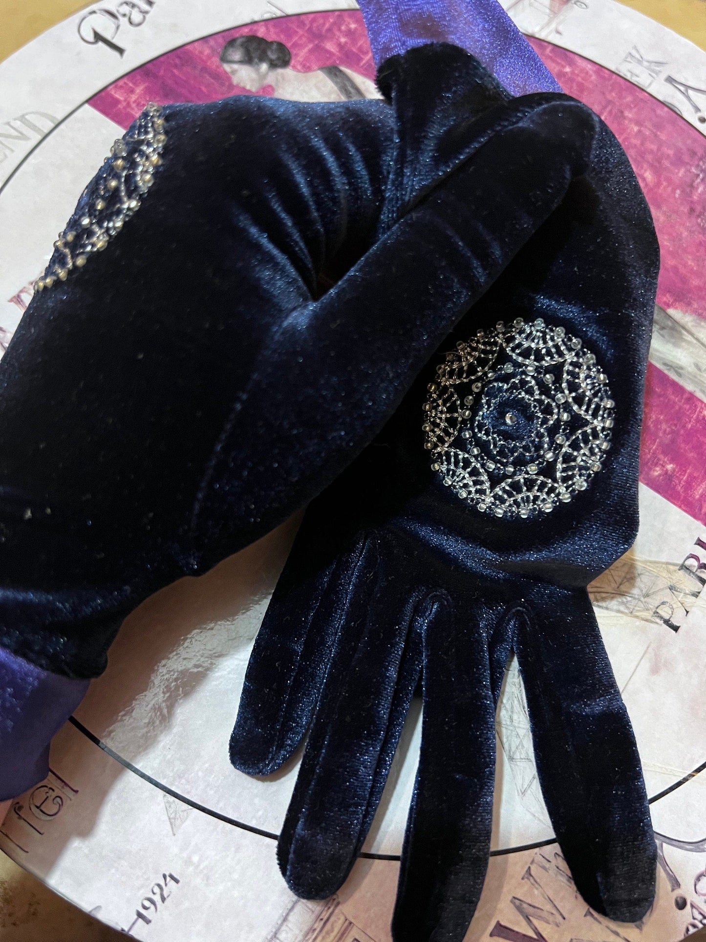 Vintage Ladies navy blue Stretch velvet Gloves - velvet Style navy blue Gloves - Small Gloves, Ladies Gloves, navy Gloves, velvet gloves