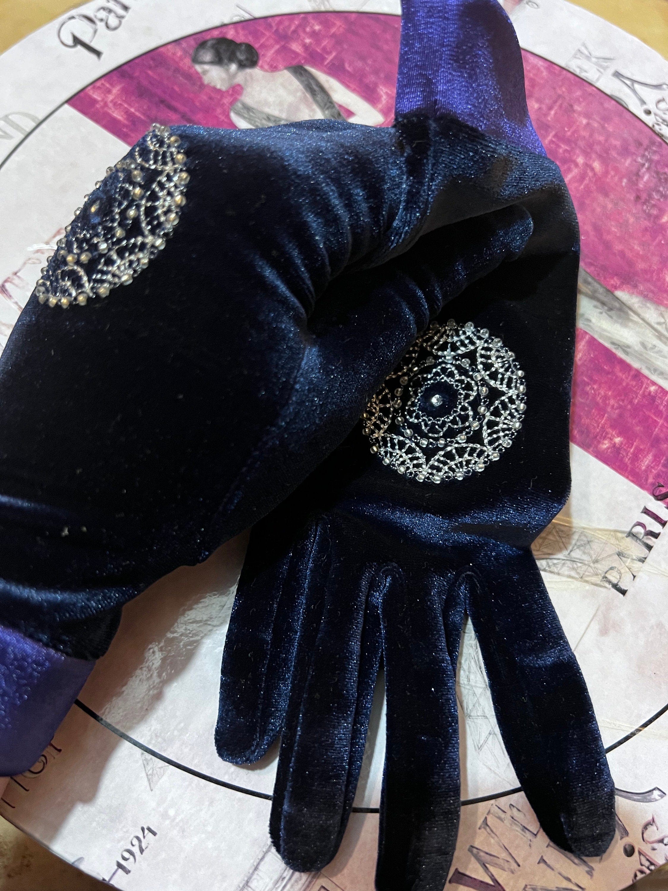 Ladies navy clearance gloves