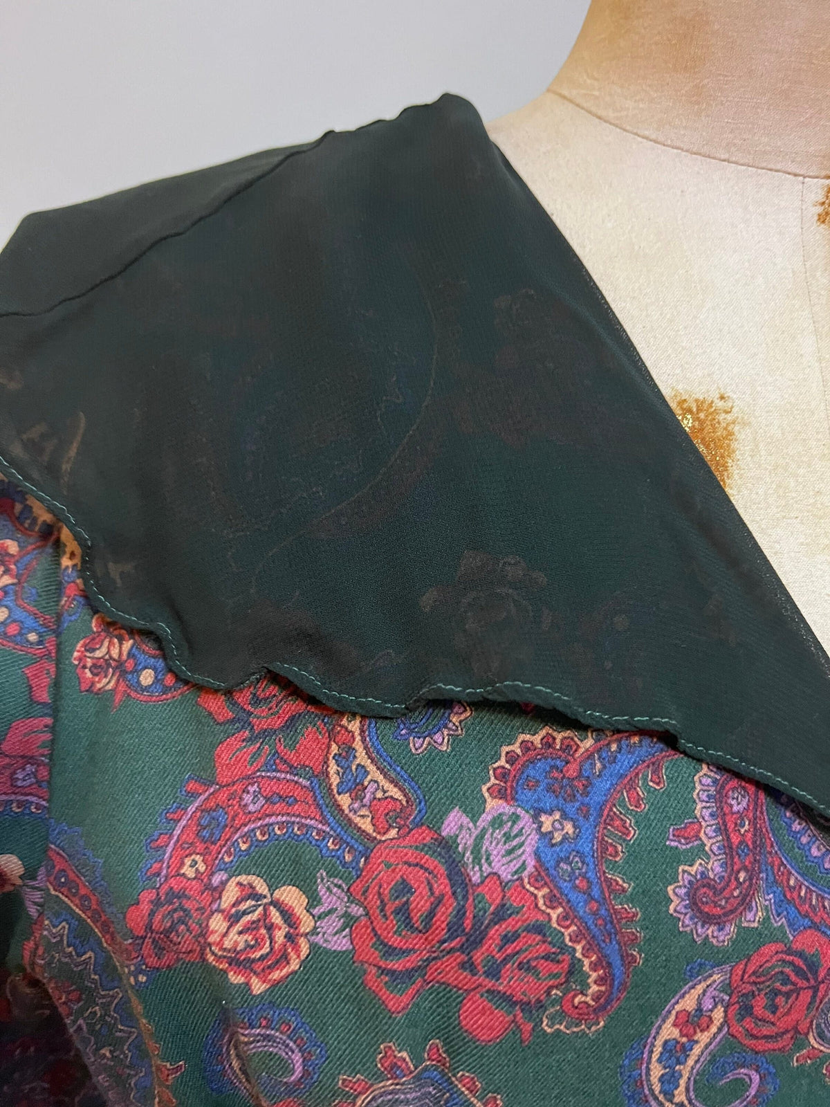 Vintage Laura Ashley Dress Chiffon Collar Paisley Tie Back Dress - UK16 - Bottle Green Paisley Brushed Cotton - Made in Great Britain 1980s