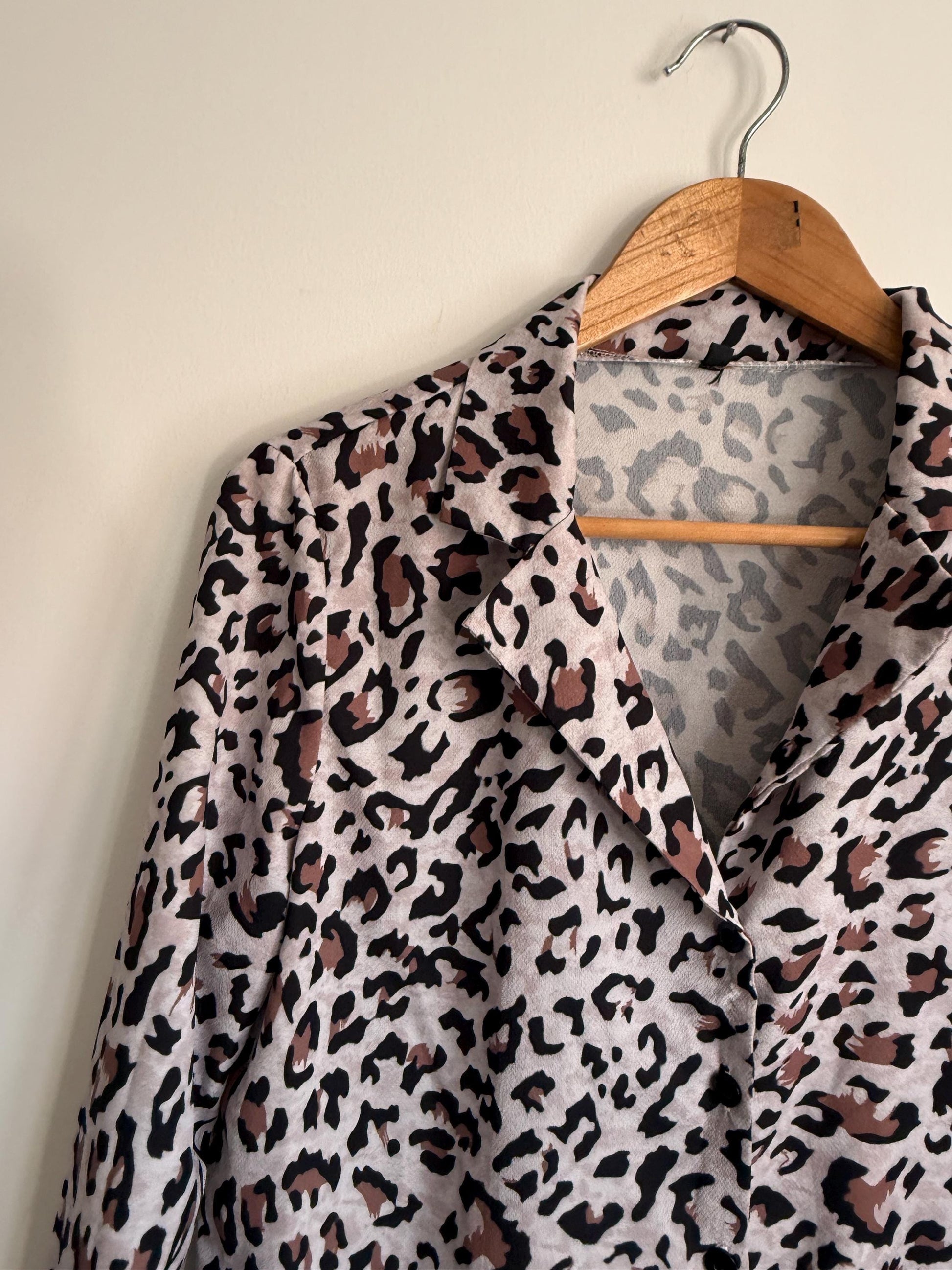 Vintage Leopard Print Blouse | Neutral Animal Print Shirt | 90s Button Front Blouse | Long Sleeve Vintage Top | Y2K Office Blouse
