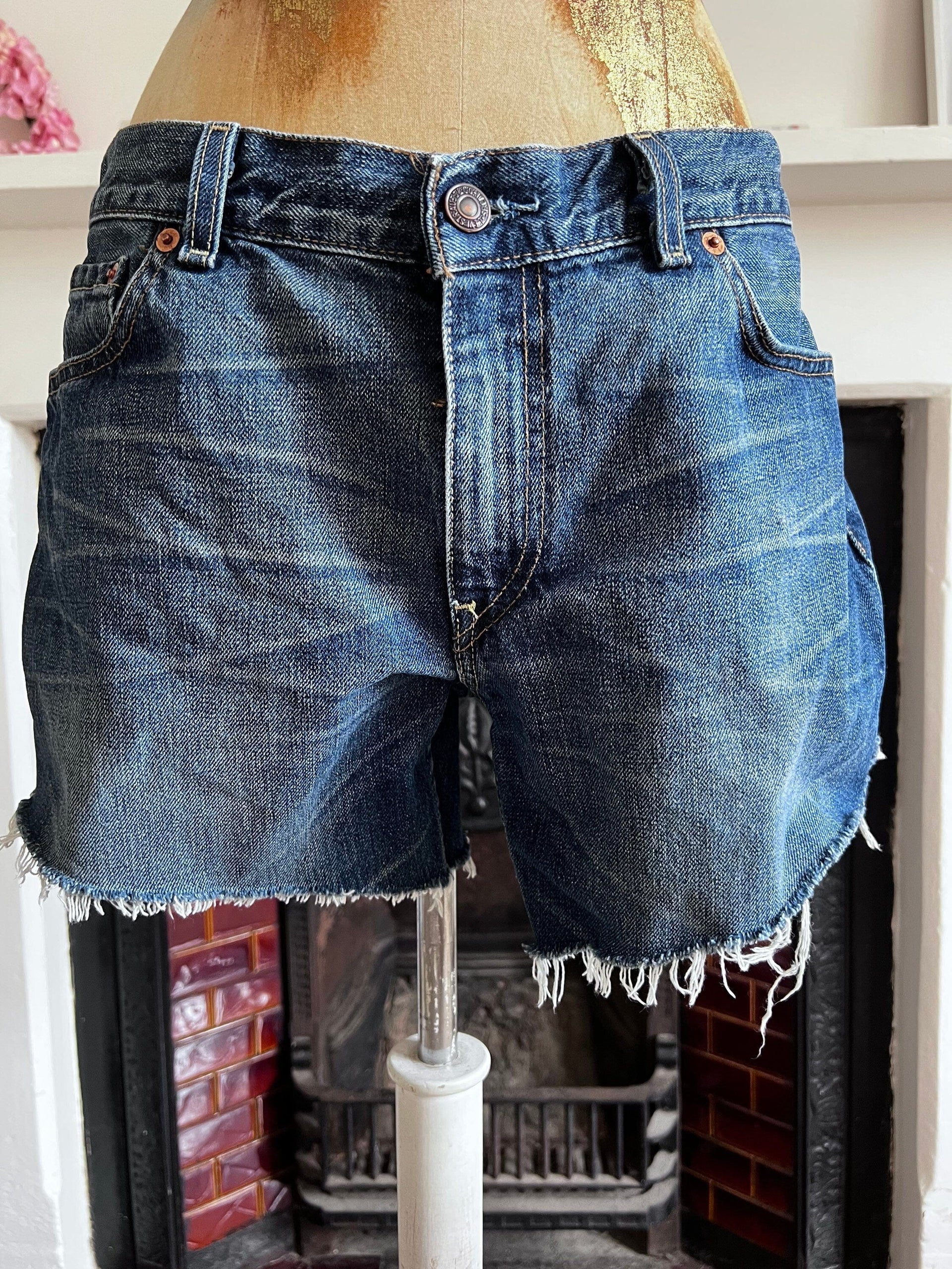 Vintage Levi, Denim Short Cut Offs W32 light stone wash denim