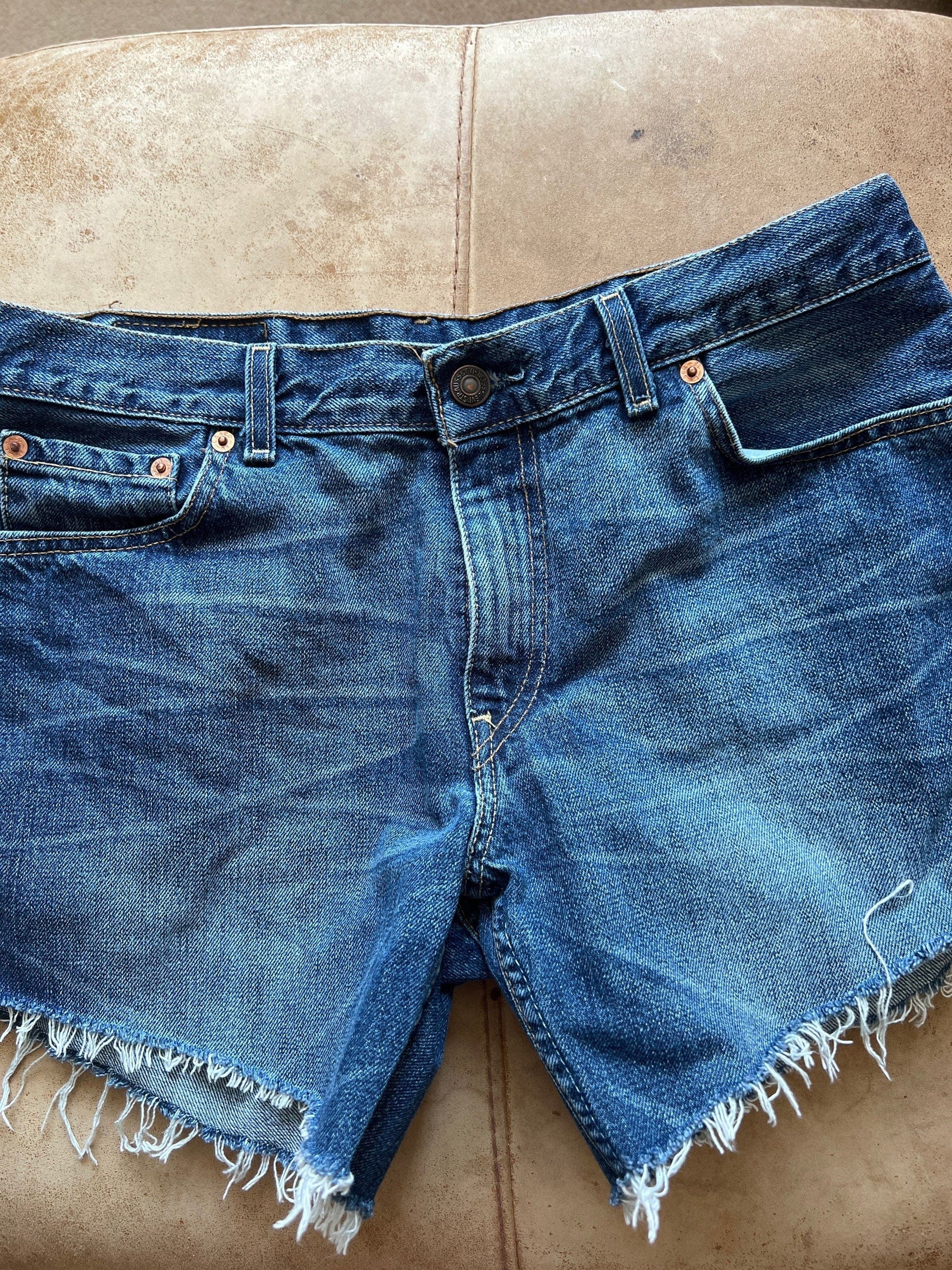 Vintage Denim Short Levi Cut Offs W32 - light stone wash denim shorts - Levi Jeans Cut Offs 544