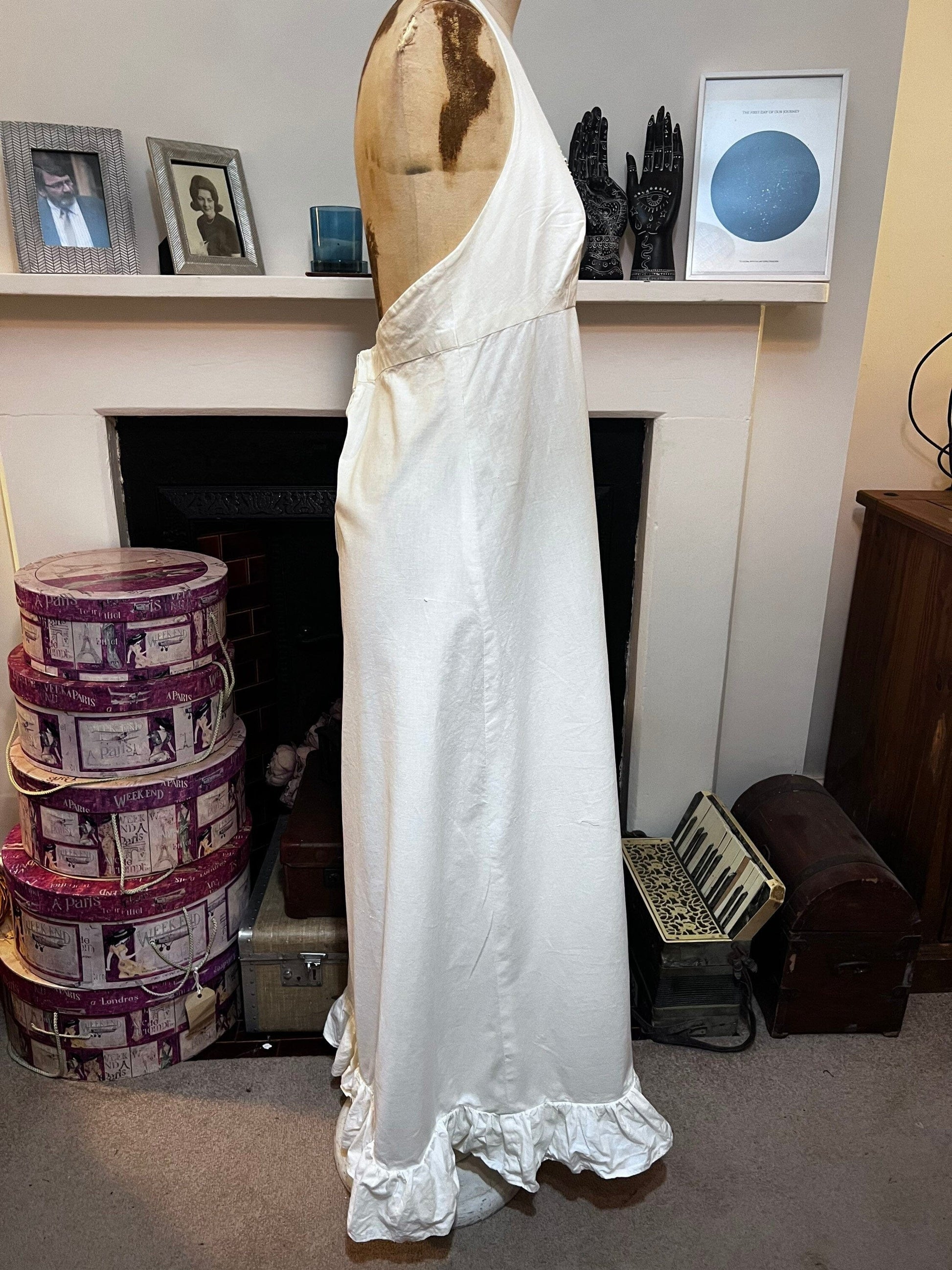 Cream linen 70s halter neck maxi dress, frill hem maxi, cream maxi dress, vintage maxi, vintage dress, cream linen dress, 1970s