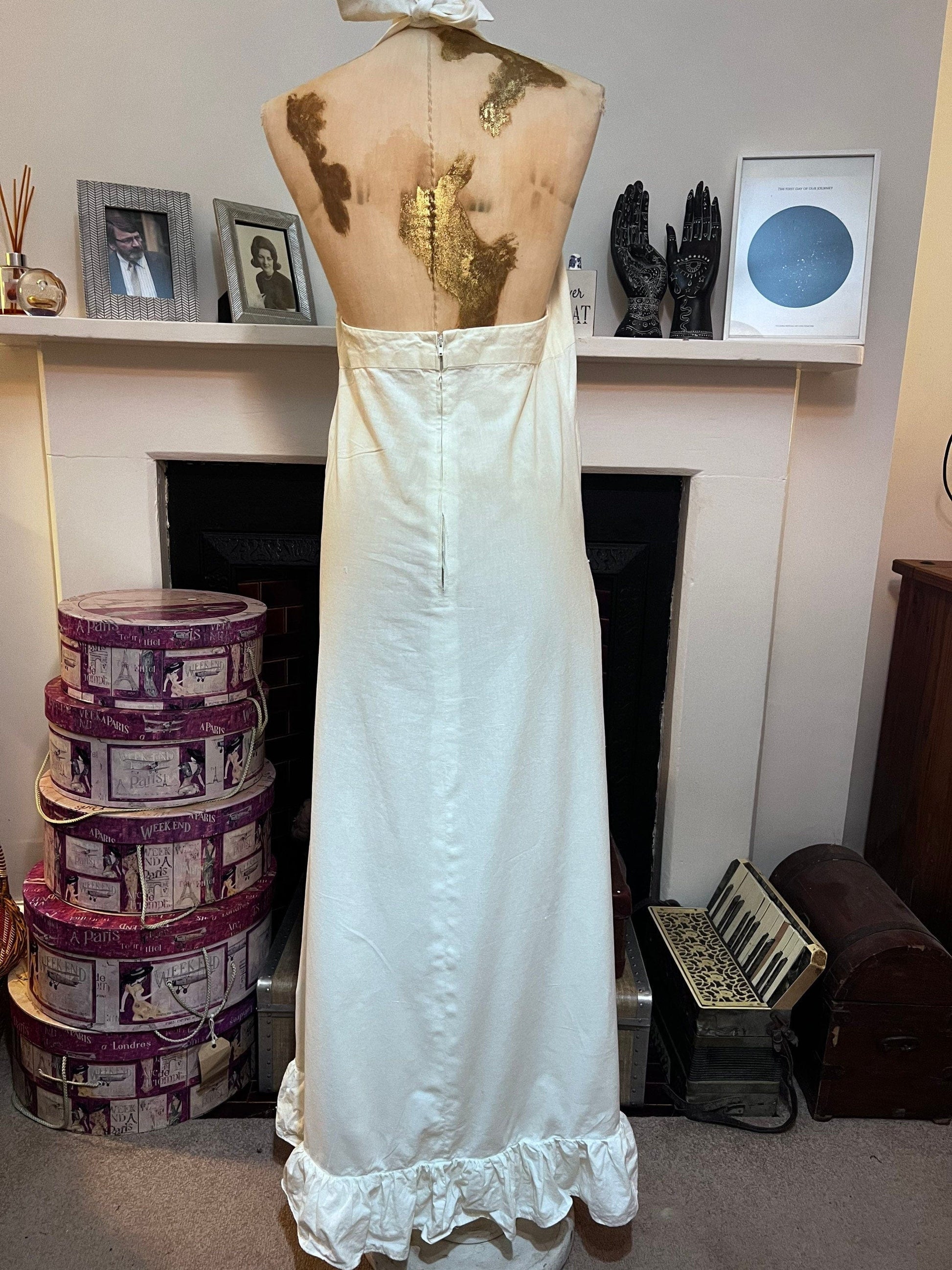 Cream linen 70s halter neck maxi dress, frill hem maxi, cream maxi dress, vintage maxi, vintage dress, cream linen dress, 1970s