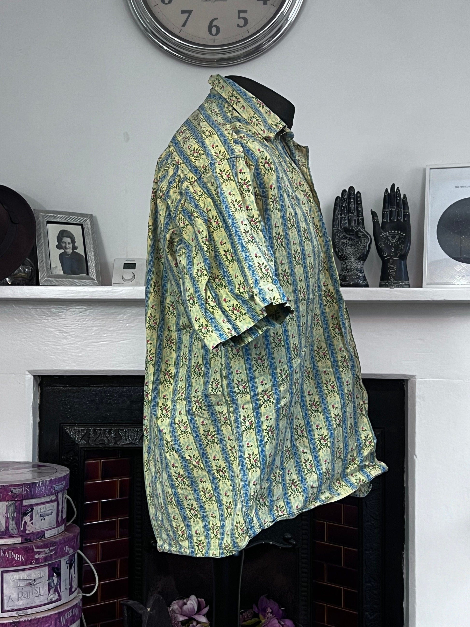 Men’s Vintage Shirt, Floral Shirt, A Cause Des Garçons 90s Vintage Short Sleeve Shirt,