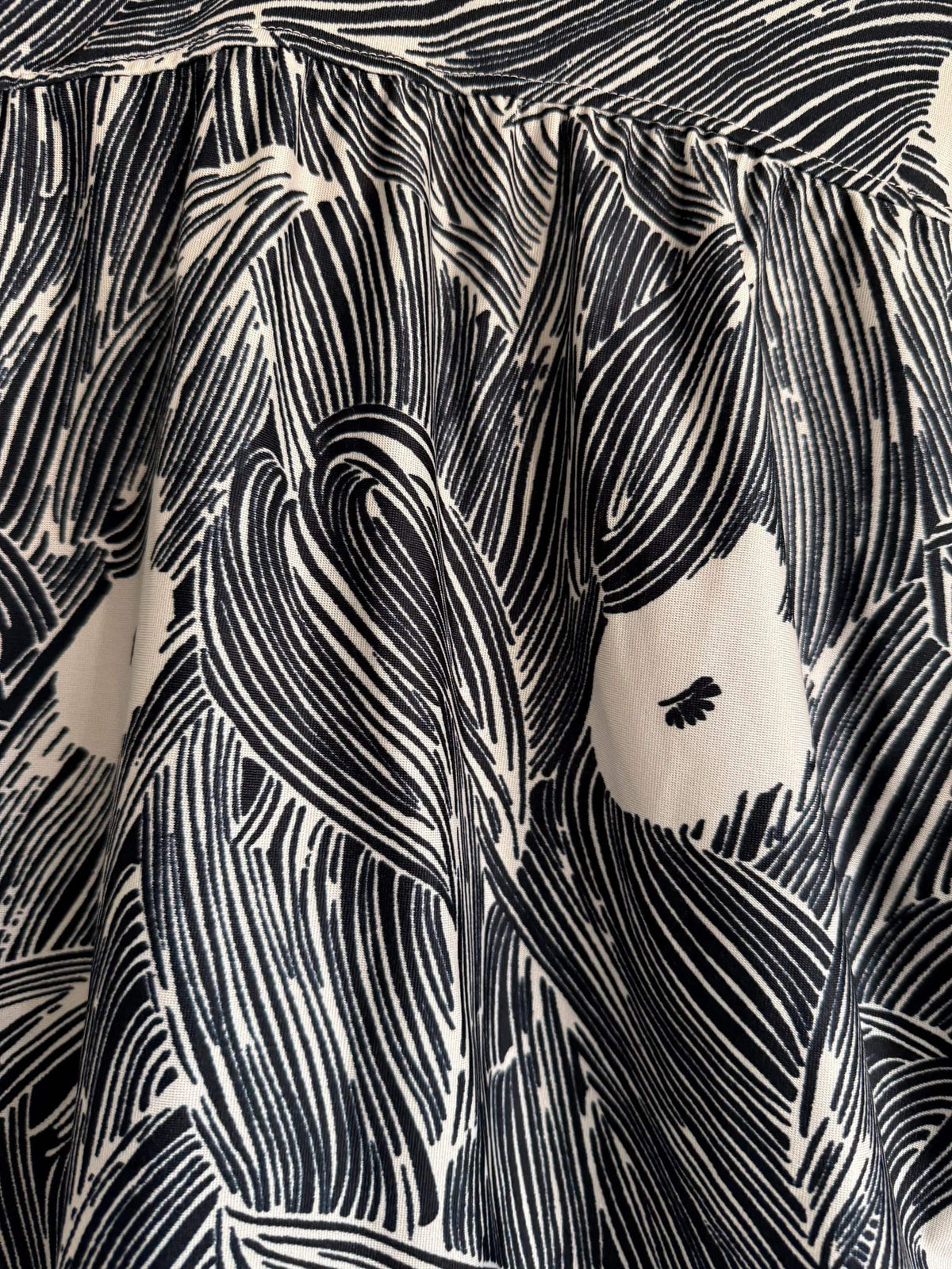 Vintage Monochrome Leaf Print Blouse | Abstract Botanical Shirt | 90s Black White Blouse | UK 14