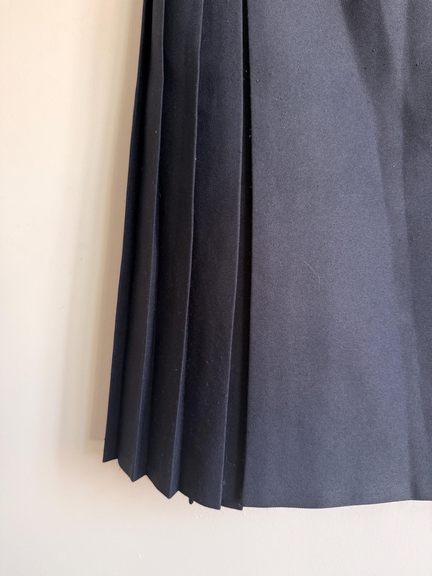 Vintage Navy Pleated Midi Wrap Skirt | Classic Schoolcore | UK 8-10