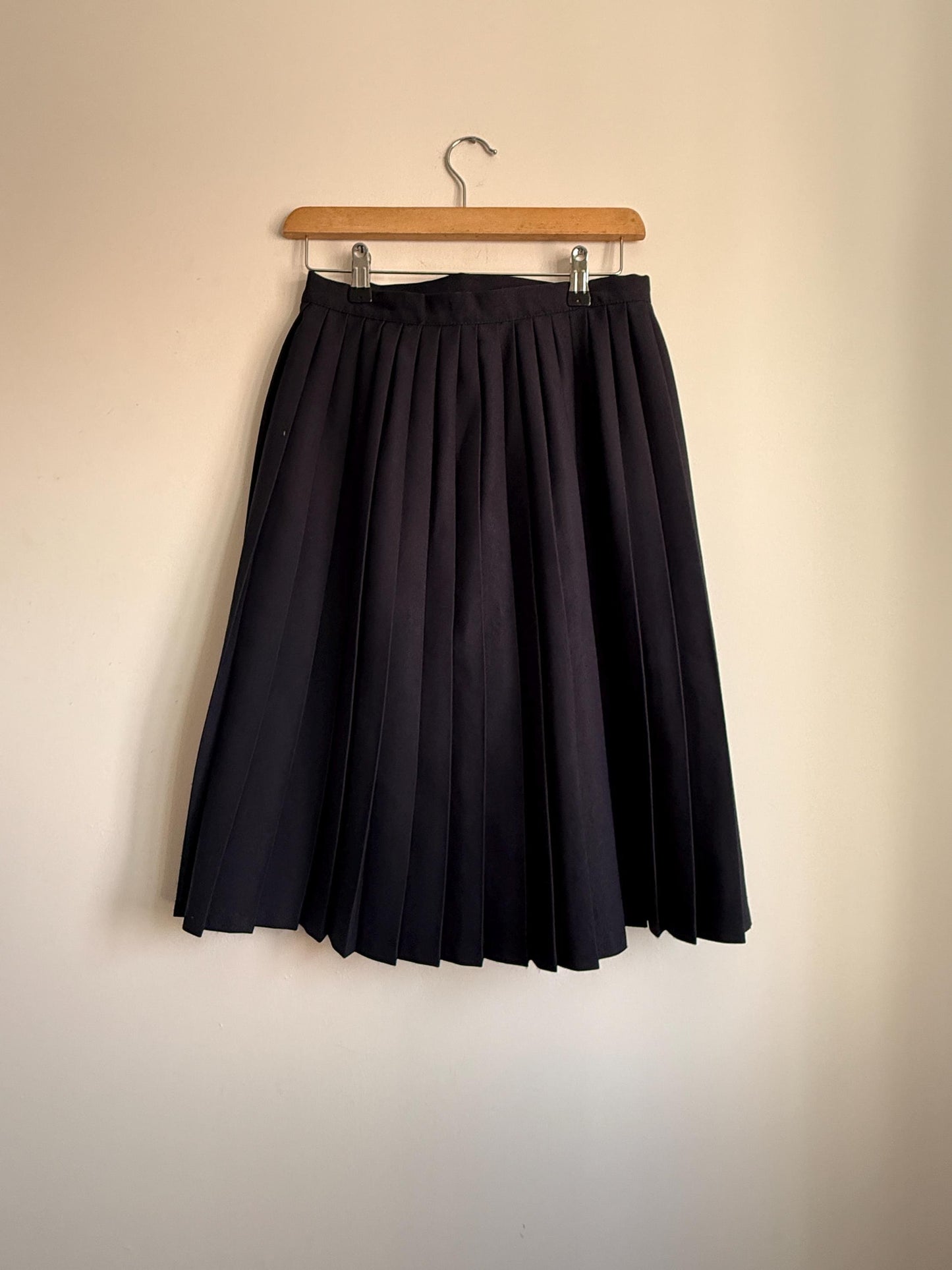 Vintage Navy Pleated Midi Wrap Skirt | Classic Schoolcore | UK 8-10