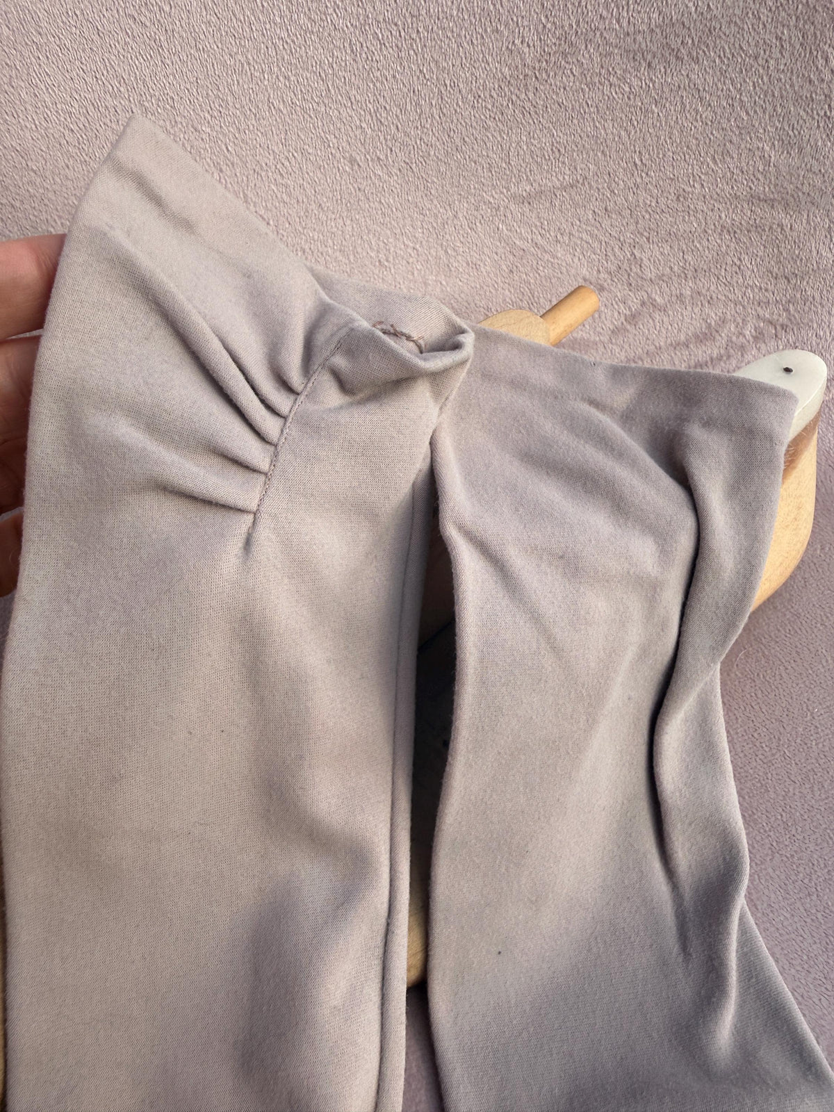 Vintage Pale Grey Long Fabric Gloves with Pleated Cuffs – Evening Occasion Accessories