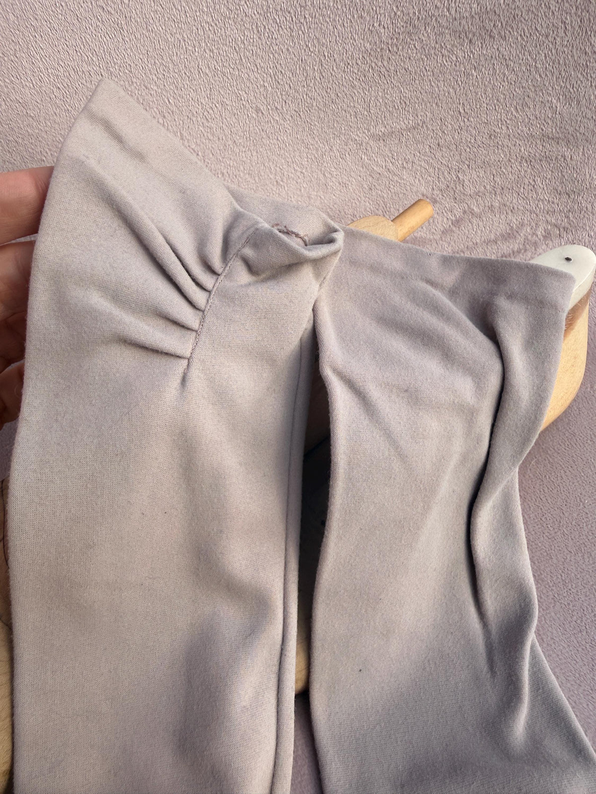 Vintage Pale Grey Long Fabric Gloves with Pleated Cuffs – Evening Occasion Accessories