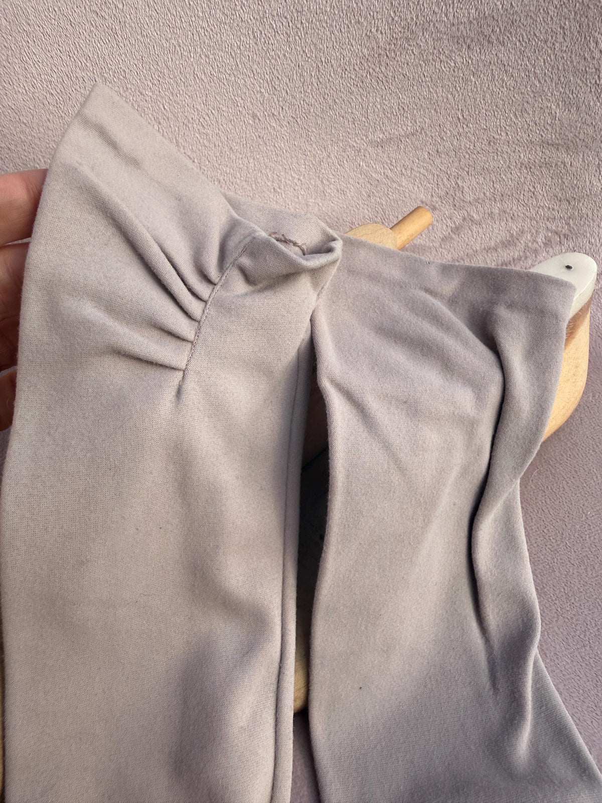 Vintage Pale Grey Long Fabric Gloves with Pleated Cuffs – Evening Occasion Accessories