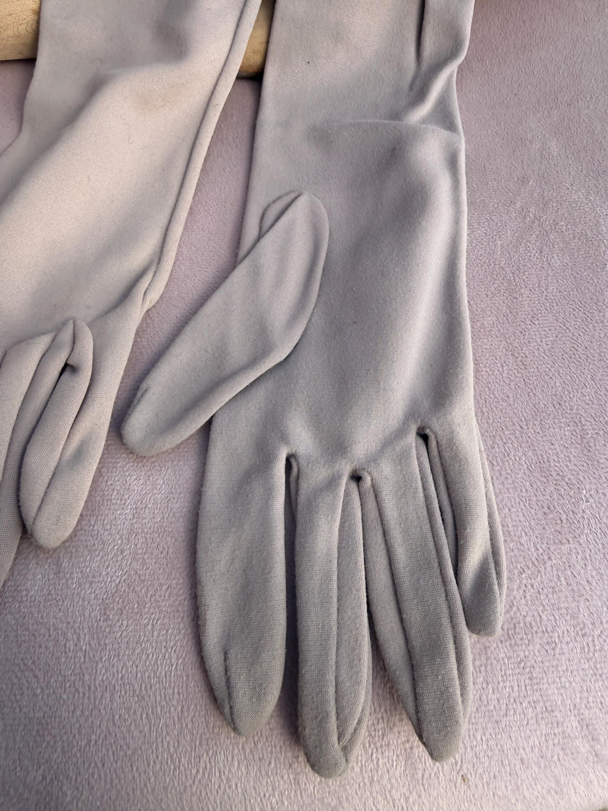 Vintage Pale Grey Long Fabric Gloves with Pleated Cuffs – Evening Occasion Accessories