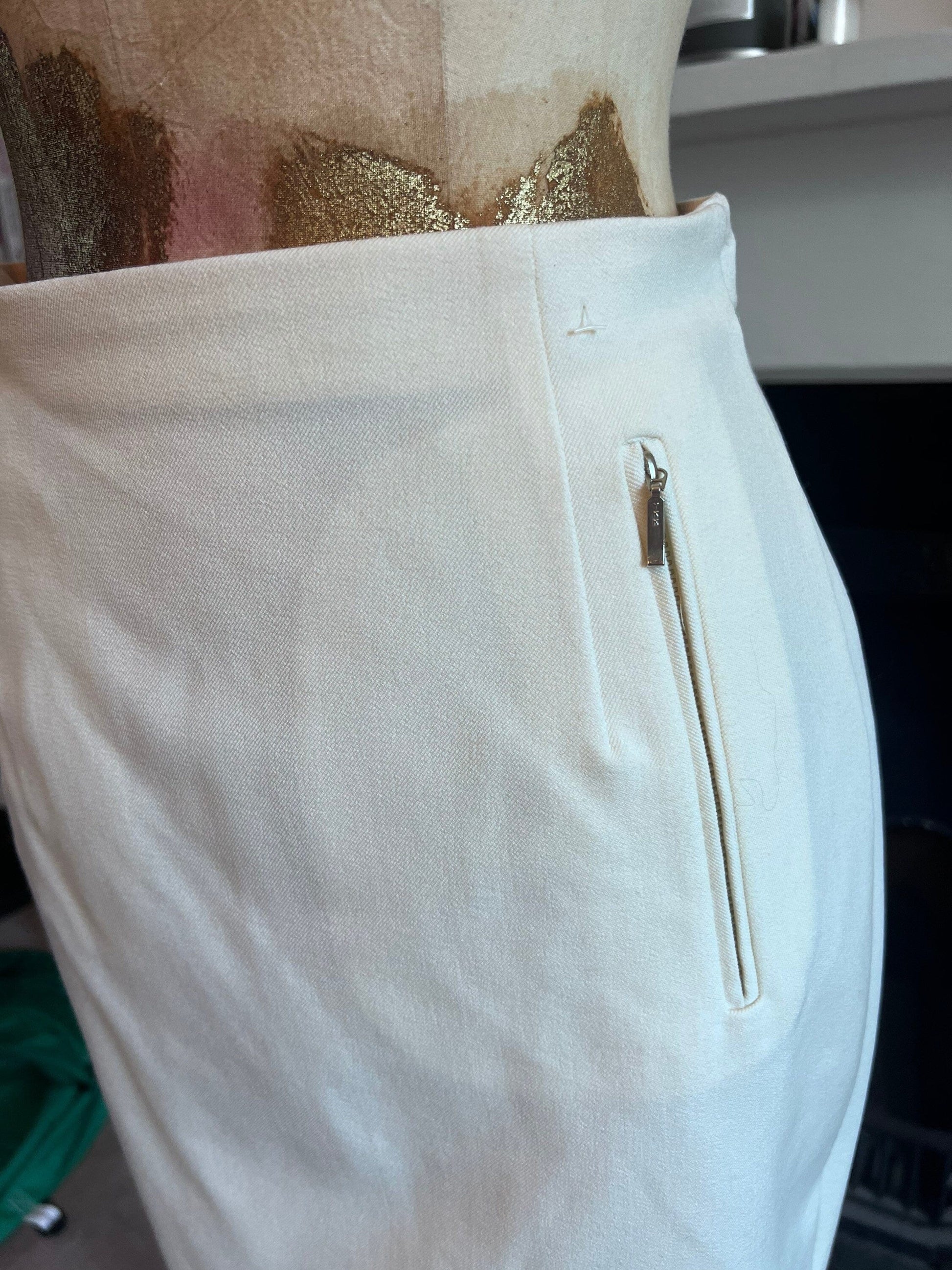 Vintage 80s M&S Cream Pencil skirt - Zip Pocket Detail pencil skirt UK12