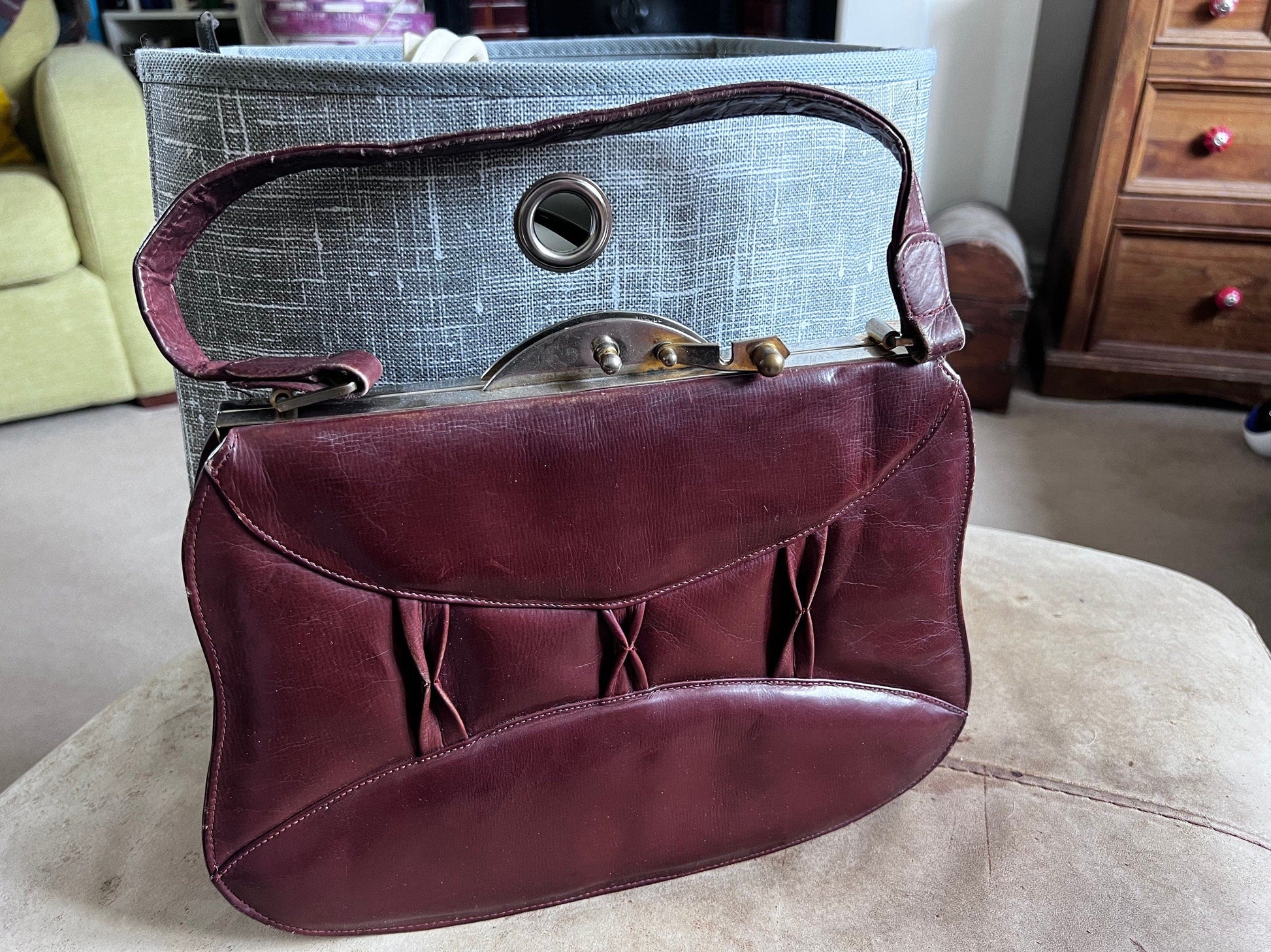 vintage red brown handbag brown ladies bag 1960s vintage bag, gold coloured clasp, 1960s leather handbag 60s brown bag, handbag